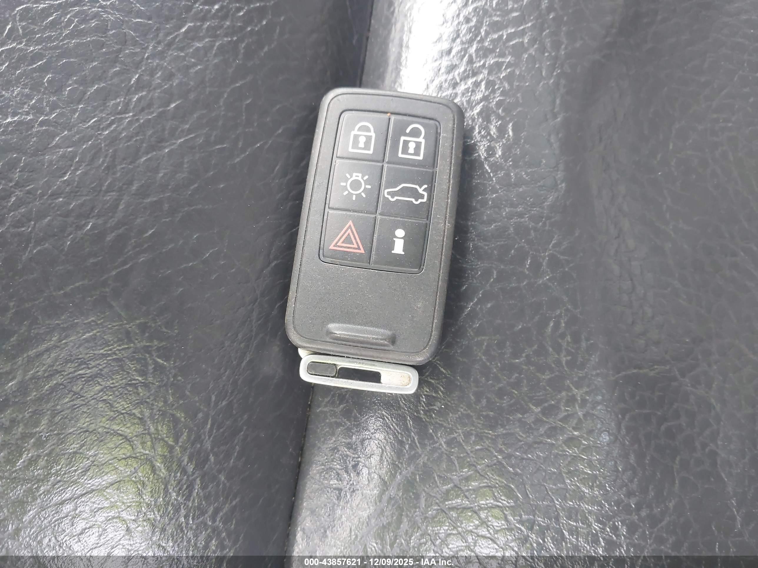 VOLVO S80 image 11