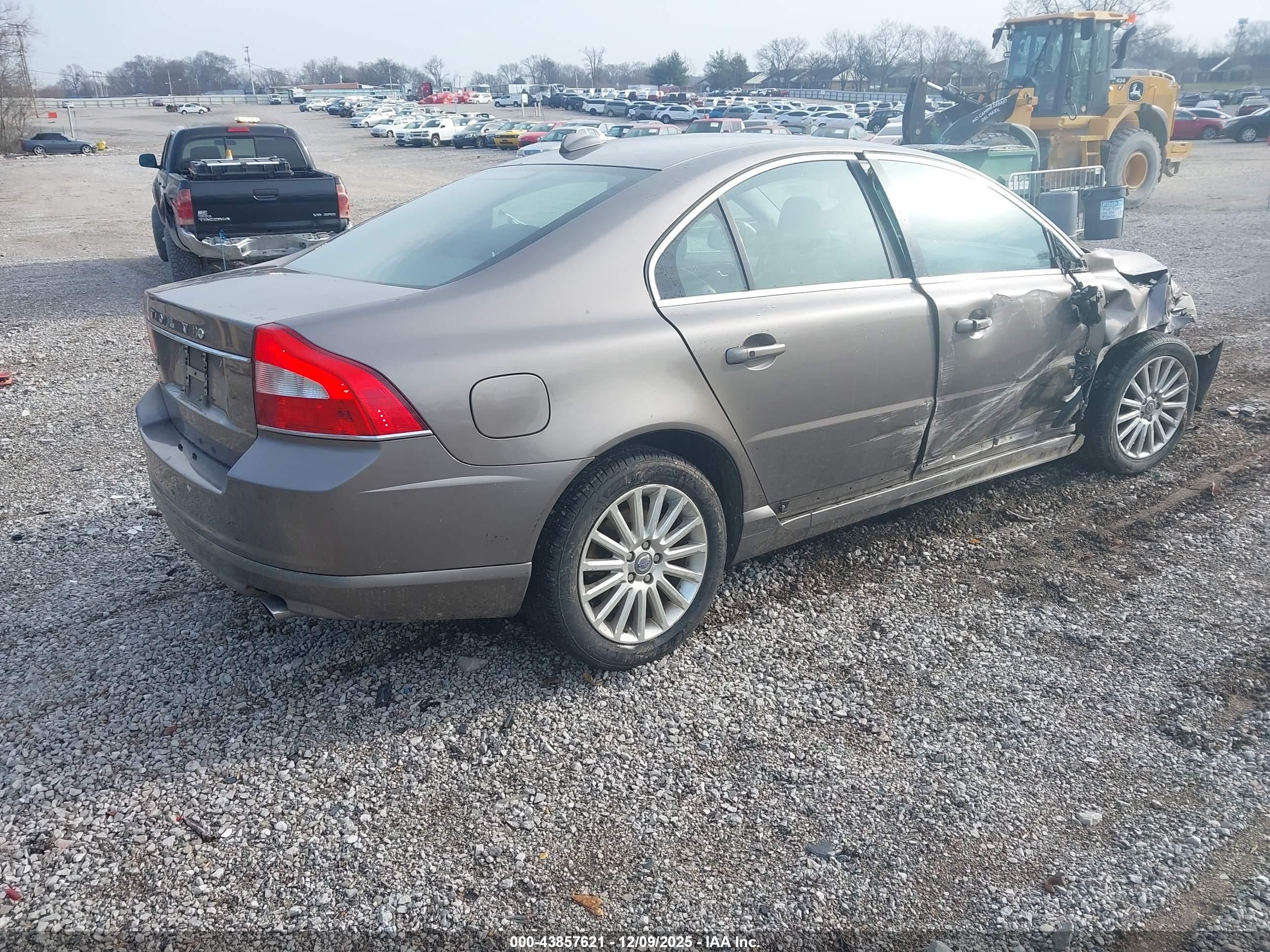 VOLVO S80 image 4