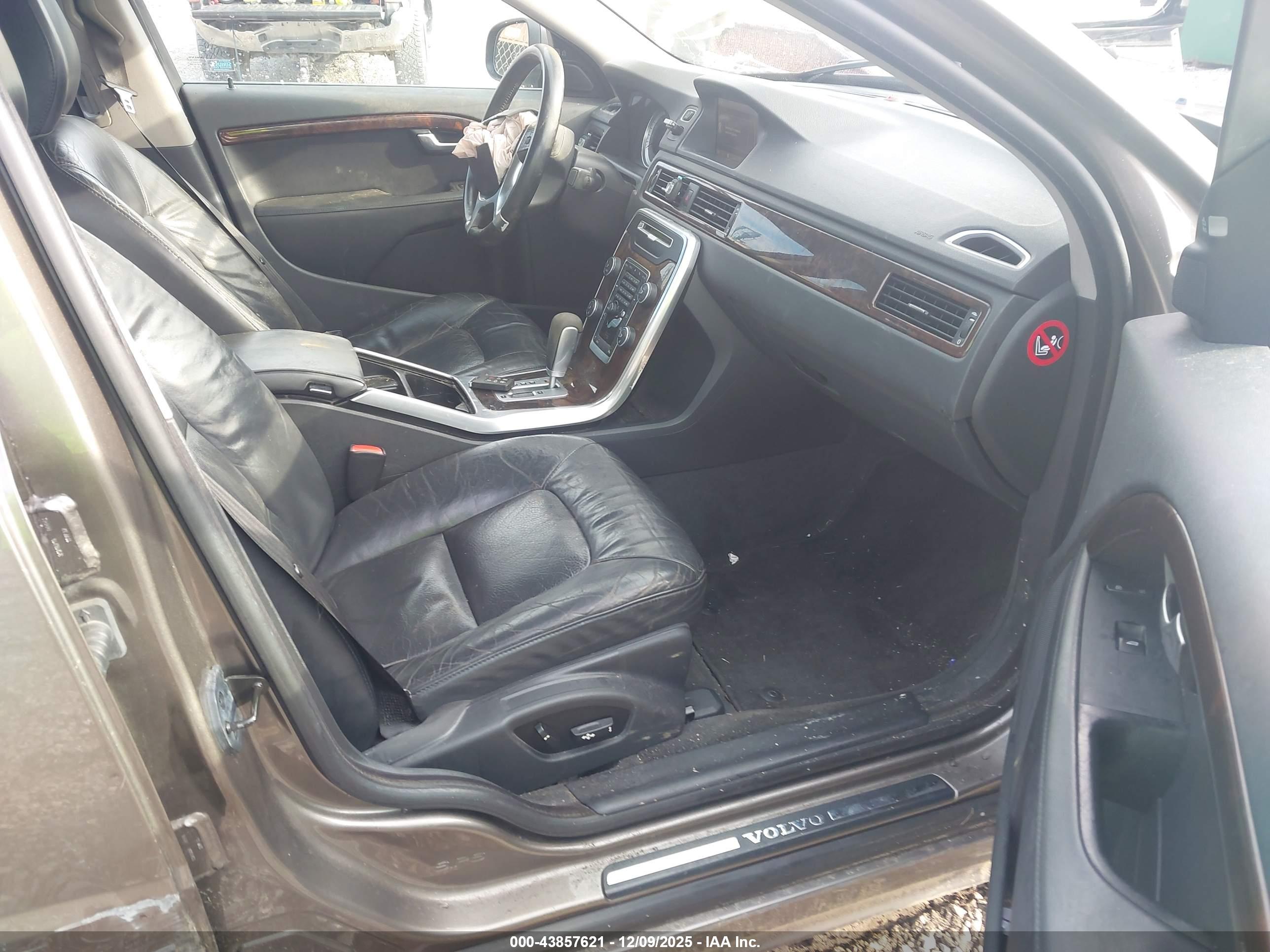 VOLVO S80 image 5