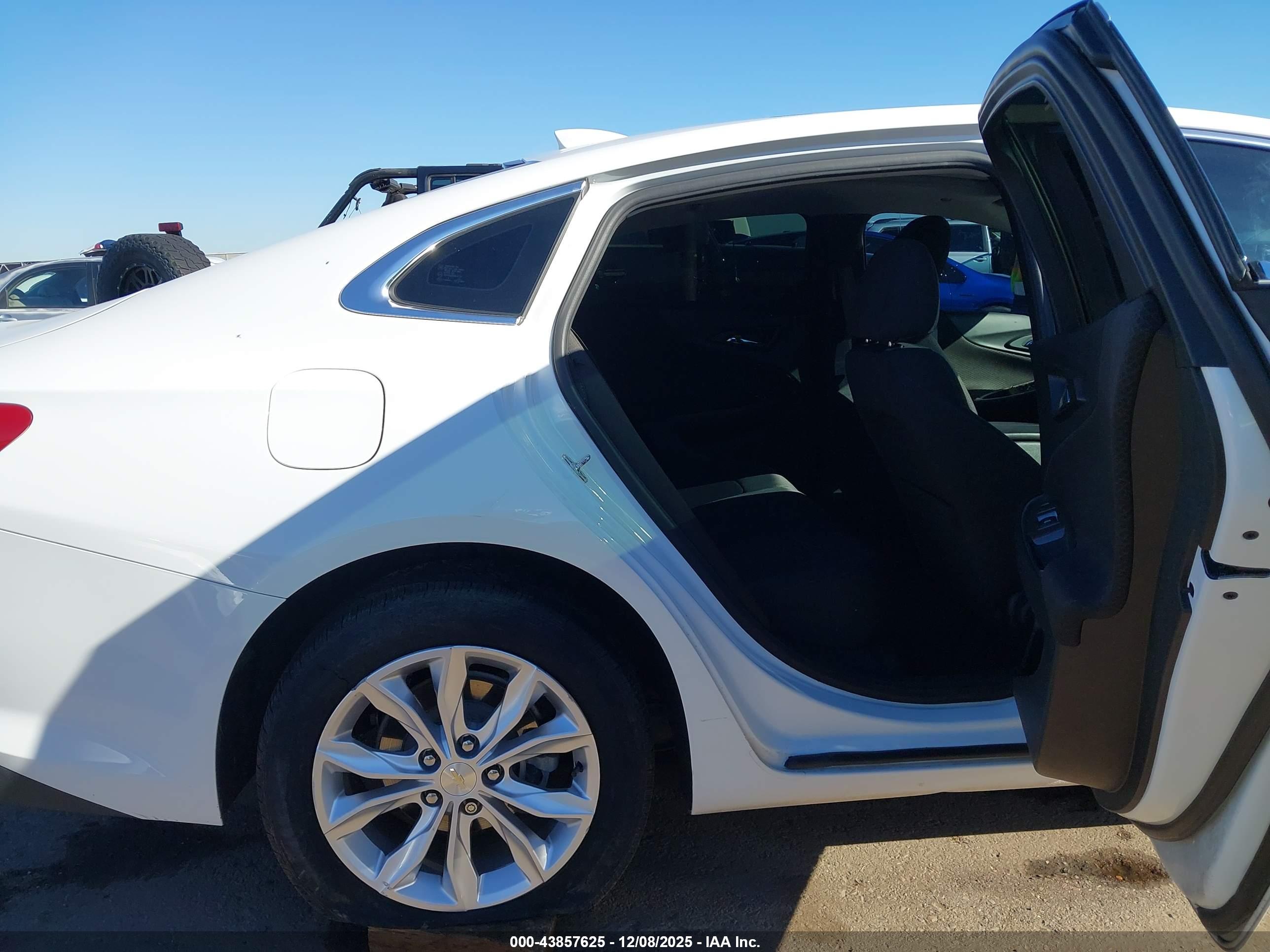CHEVROLET MALIBU image 8