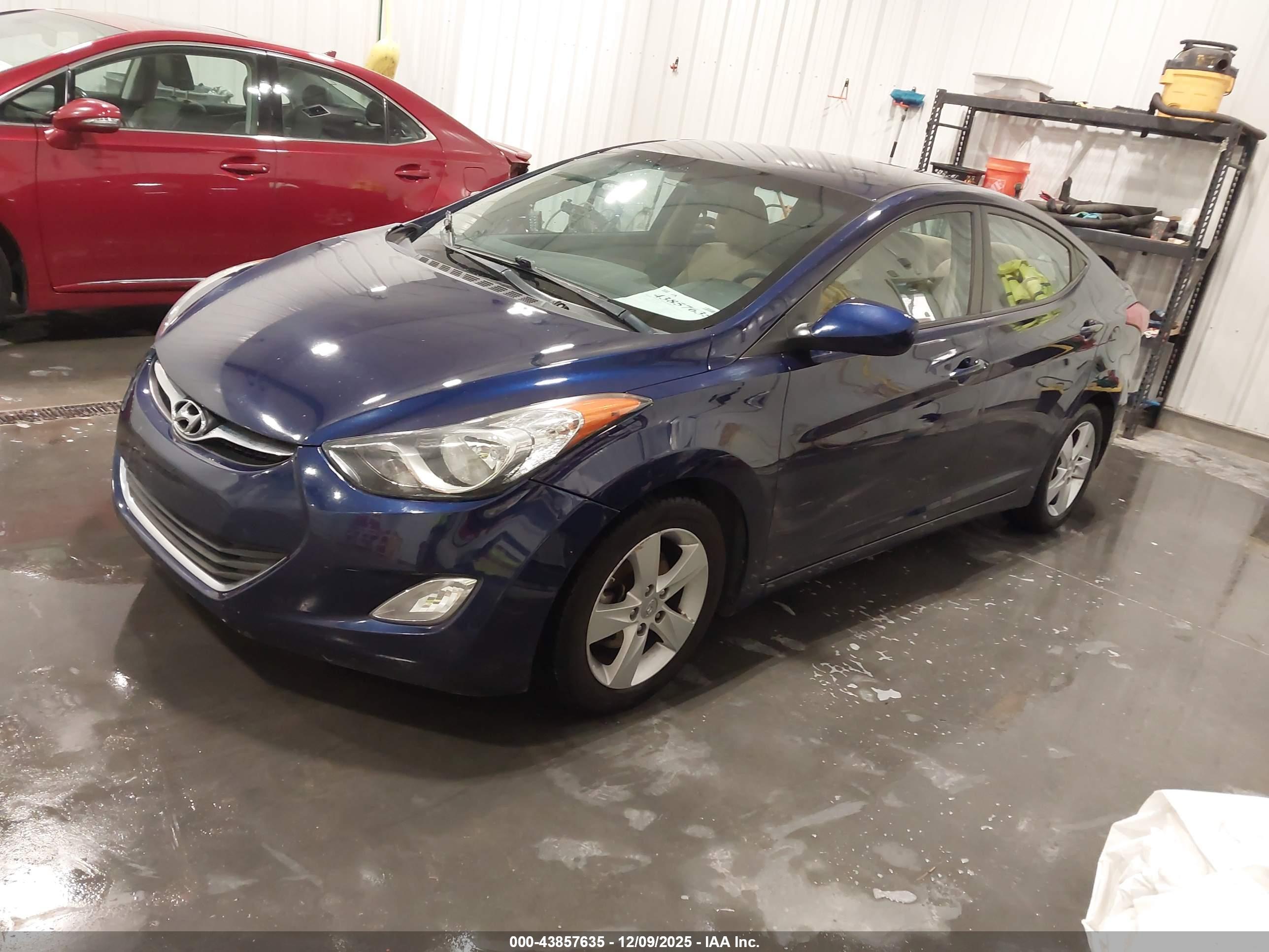 HYUNDAI ELANTRA image 2