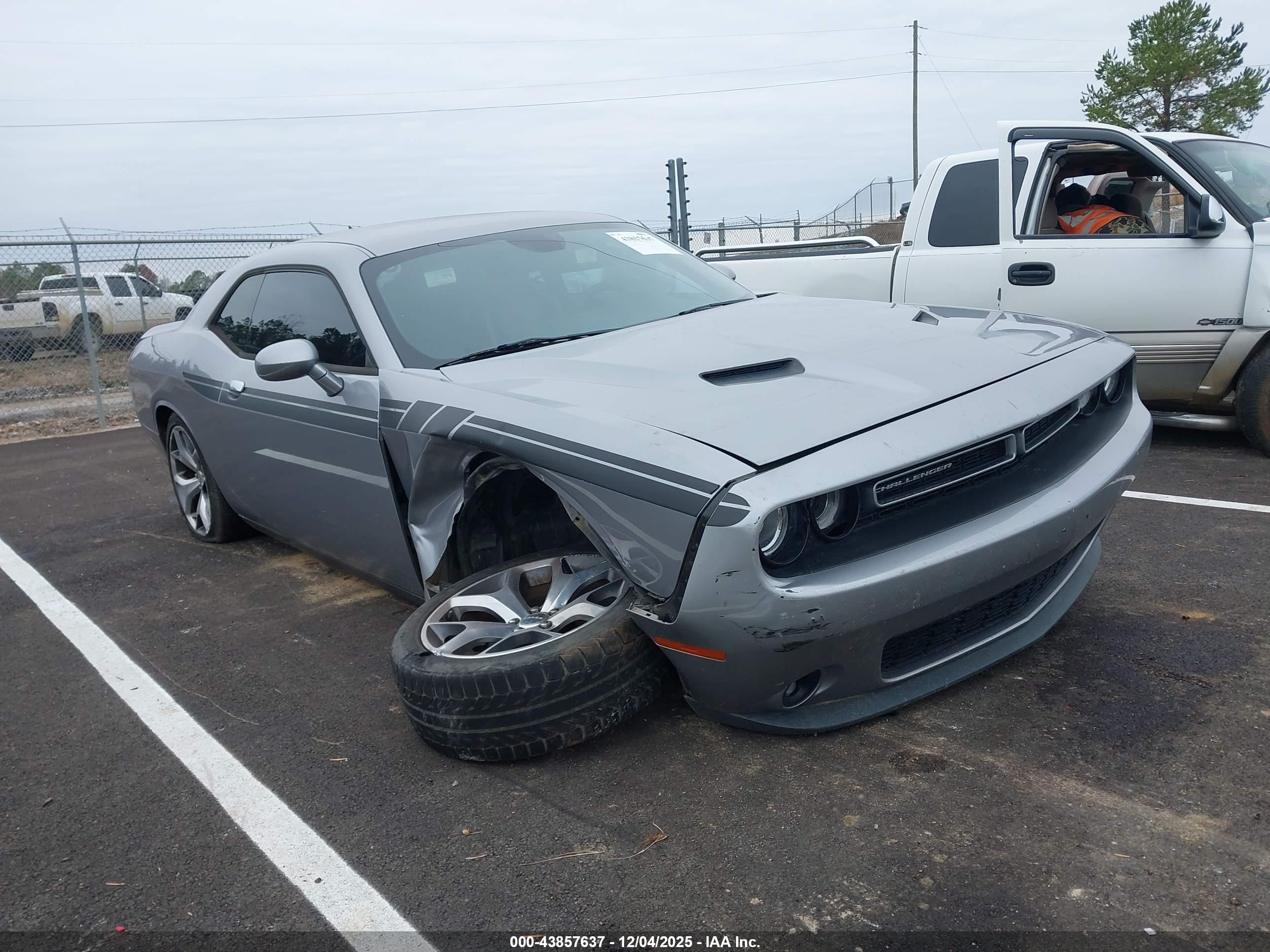 DODGE CHALLENGER image 6