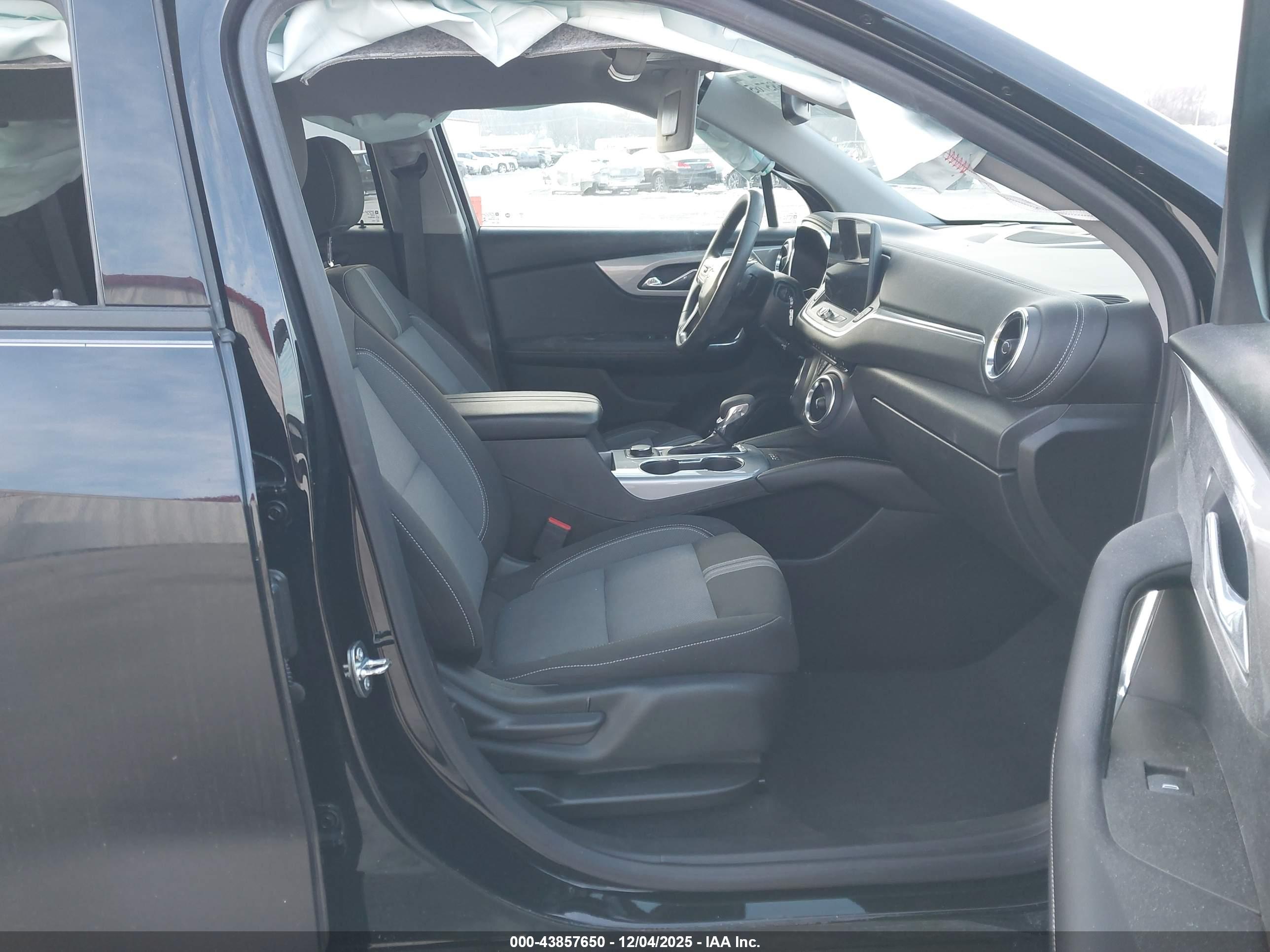 CHEVROLET BLAZER image 5