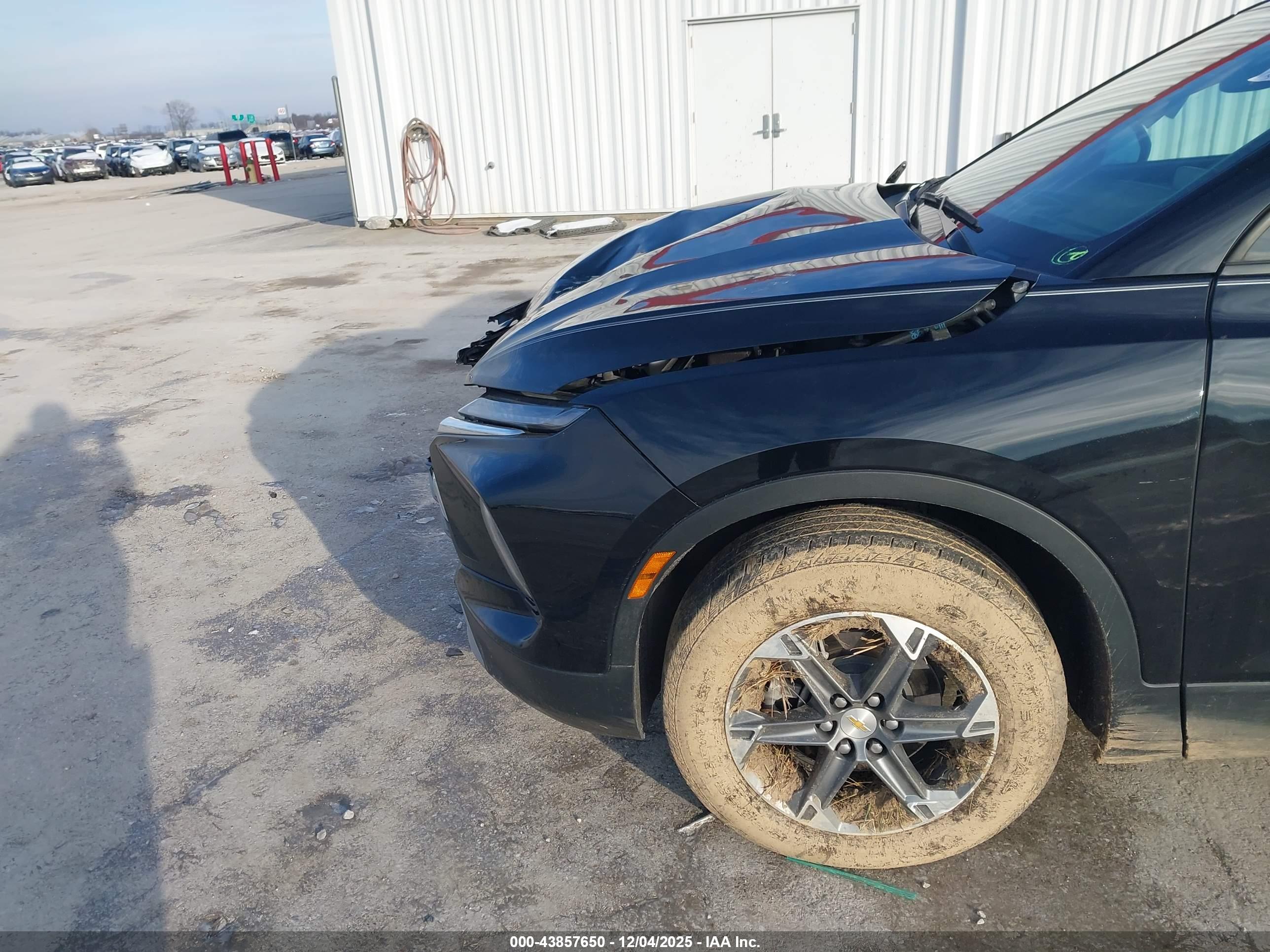 CHEVROLET BLAZER image 6