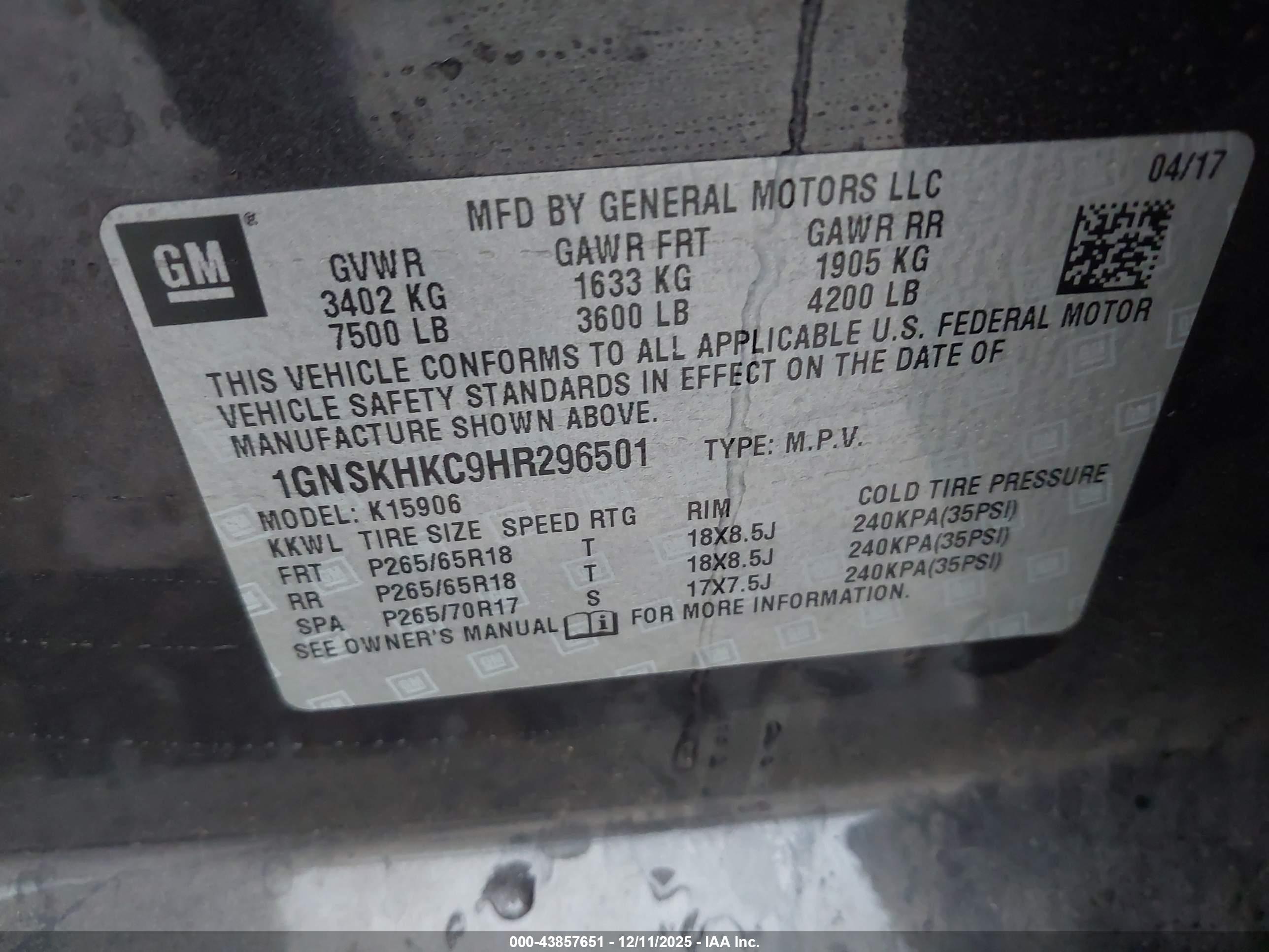 CHEVROLET SUBURBAN image 9