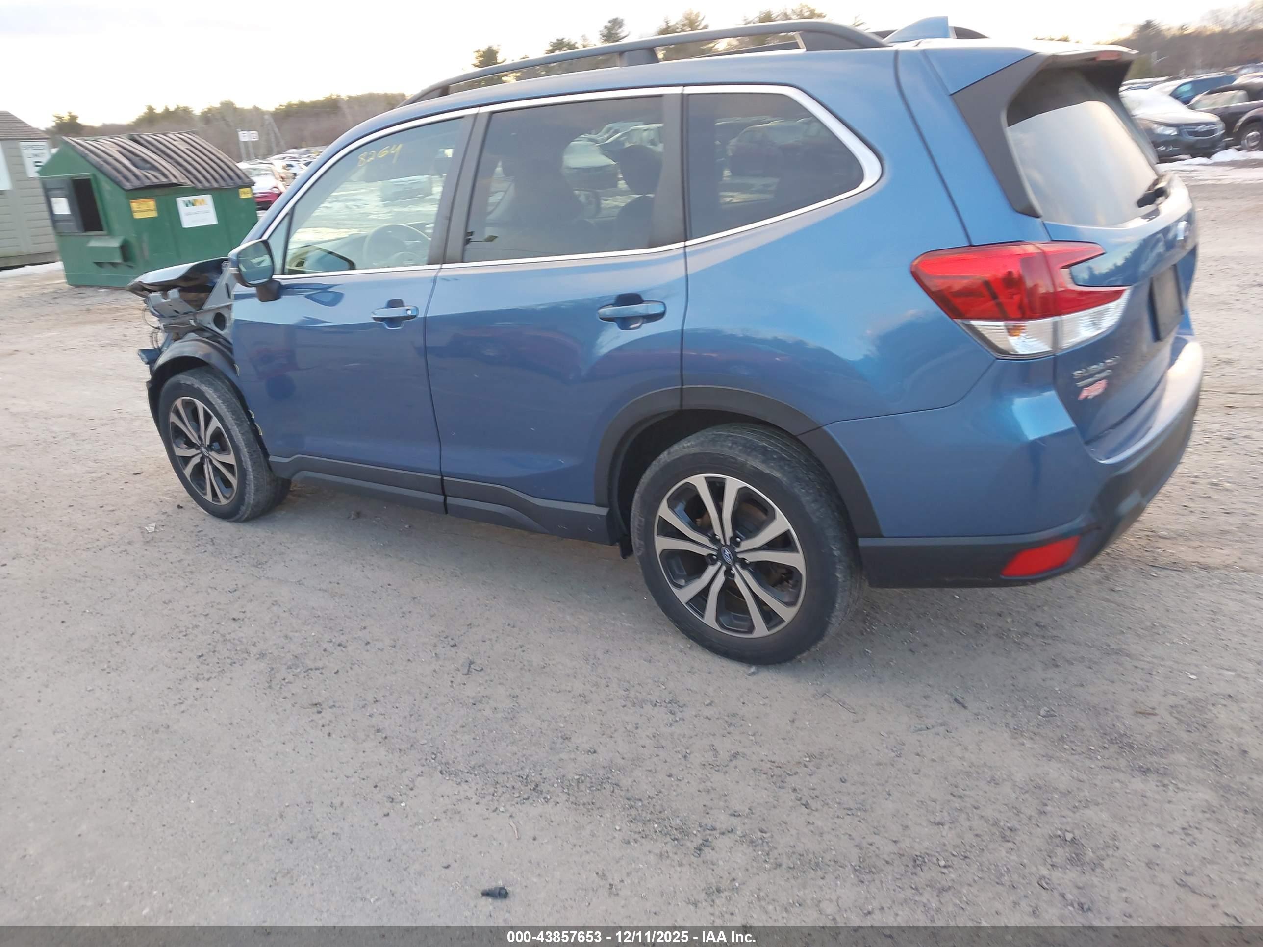 SUBARU FORESTER image 3