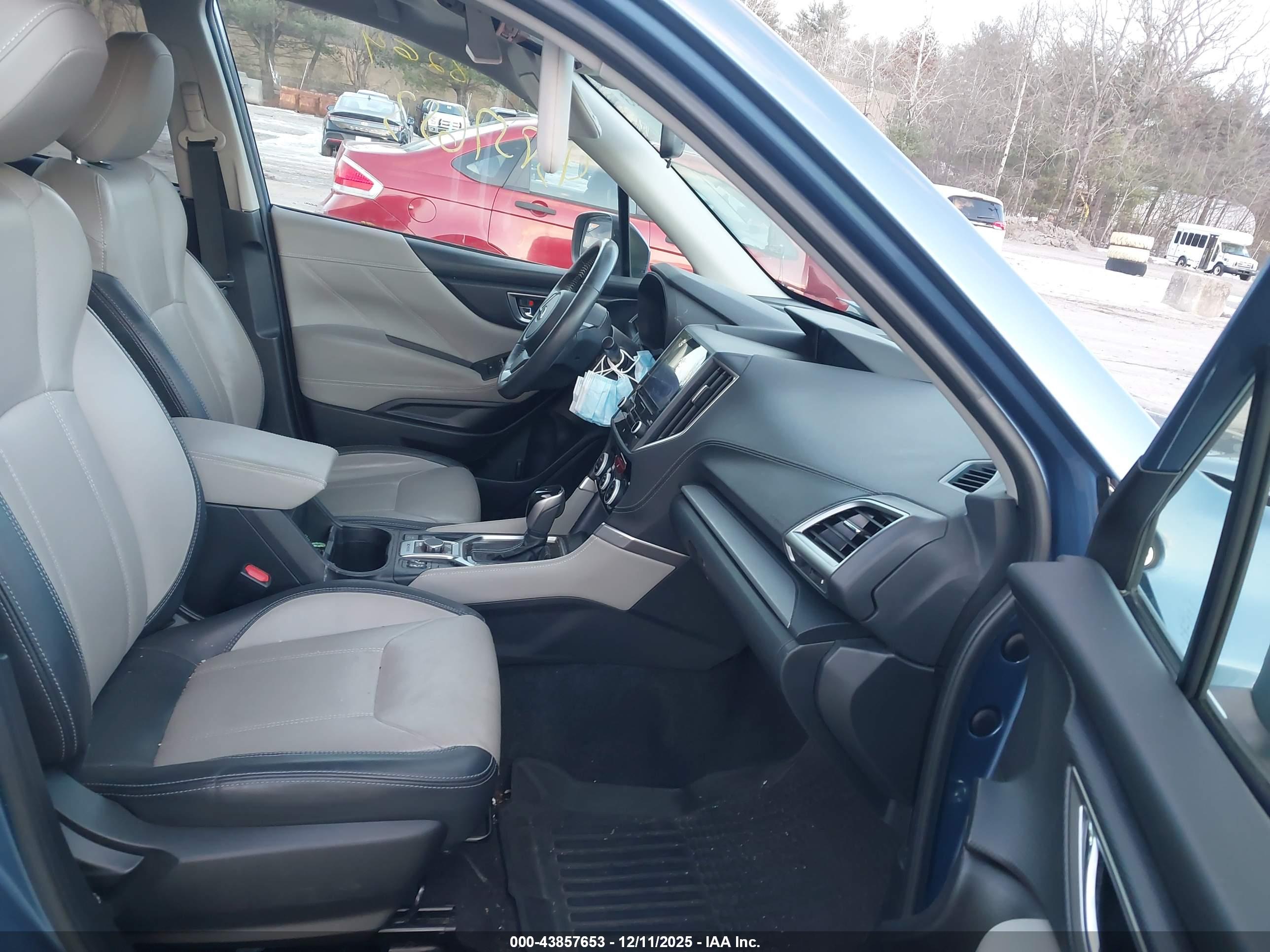 SUBARU FORESTER image 5
