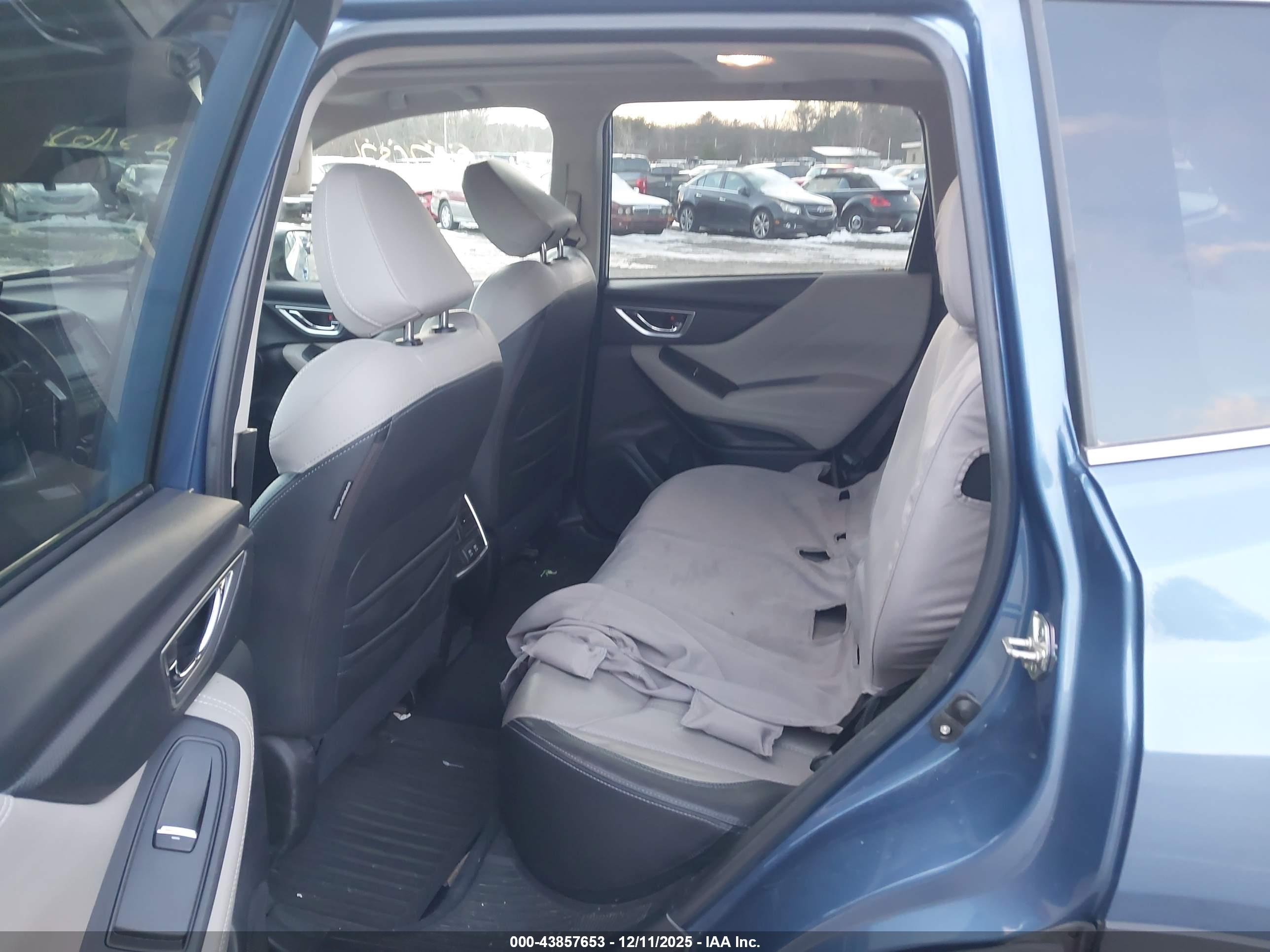 SUBARU FORESTER image 8