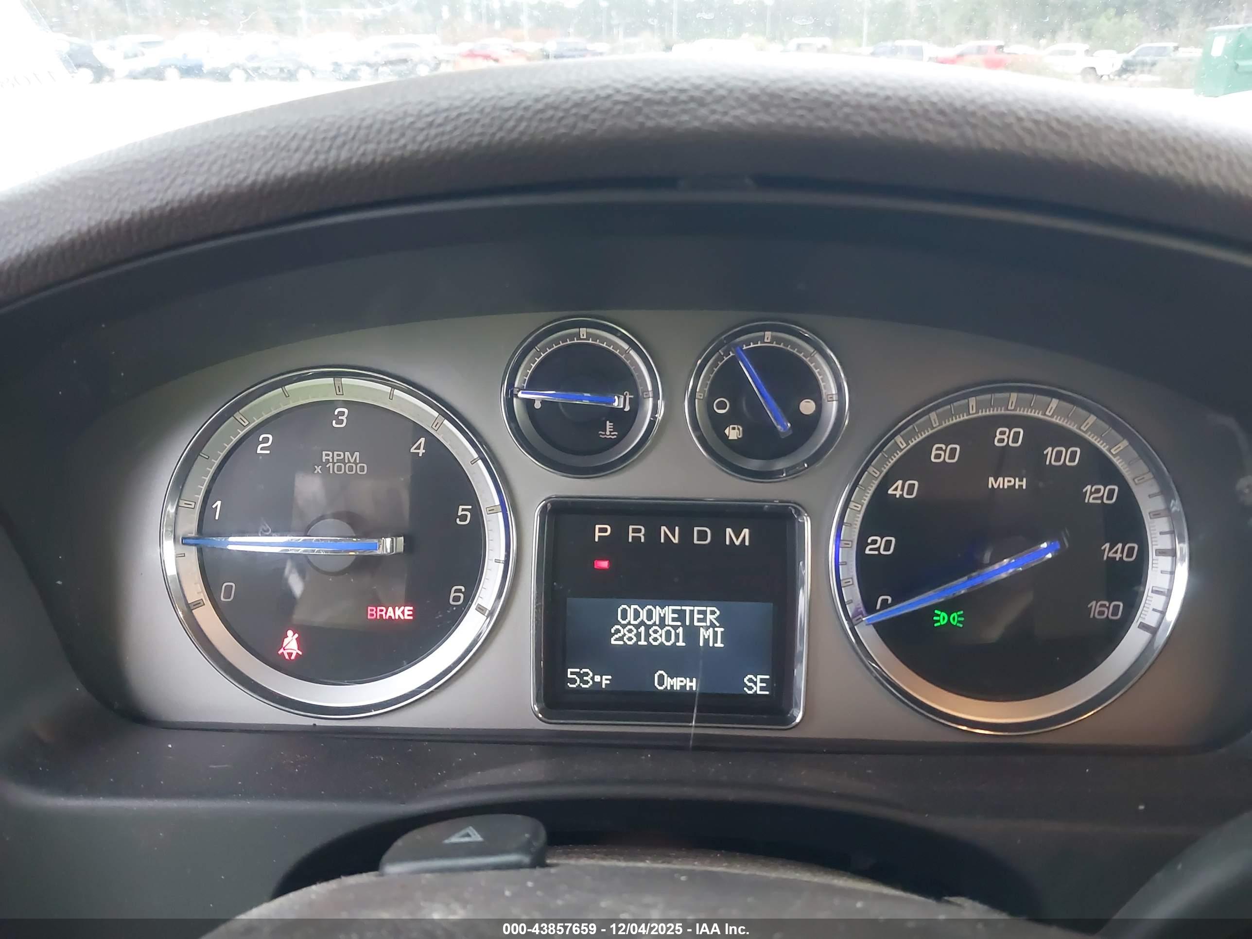 CADILLAC ESCALADE image 7