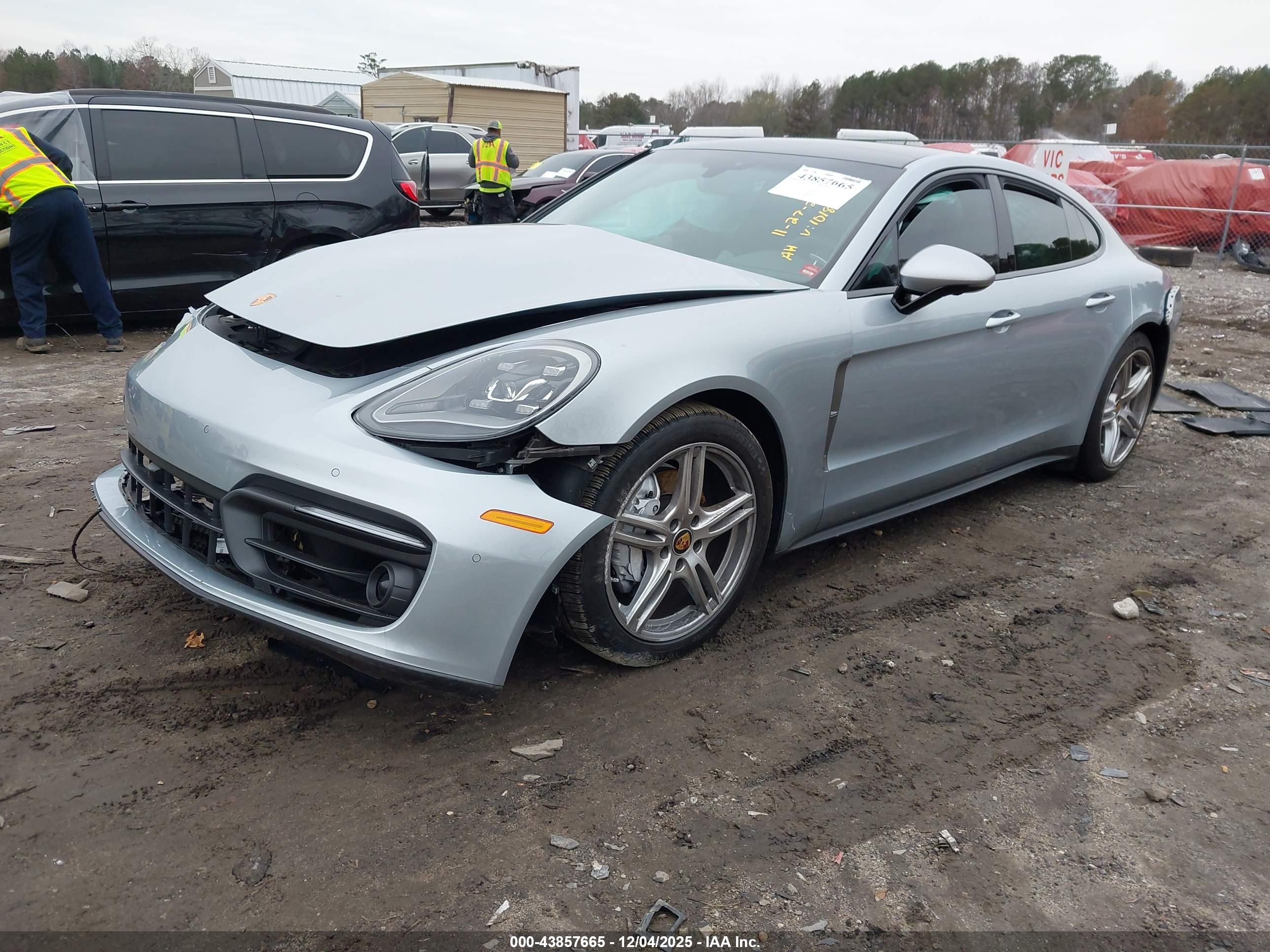 PORSCHE PANAMERA image 2