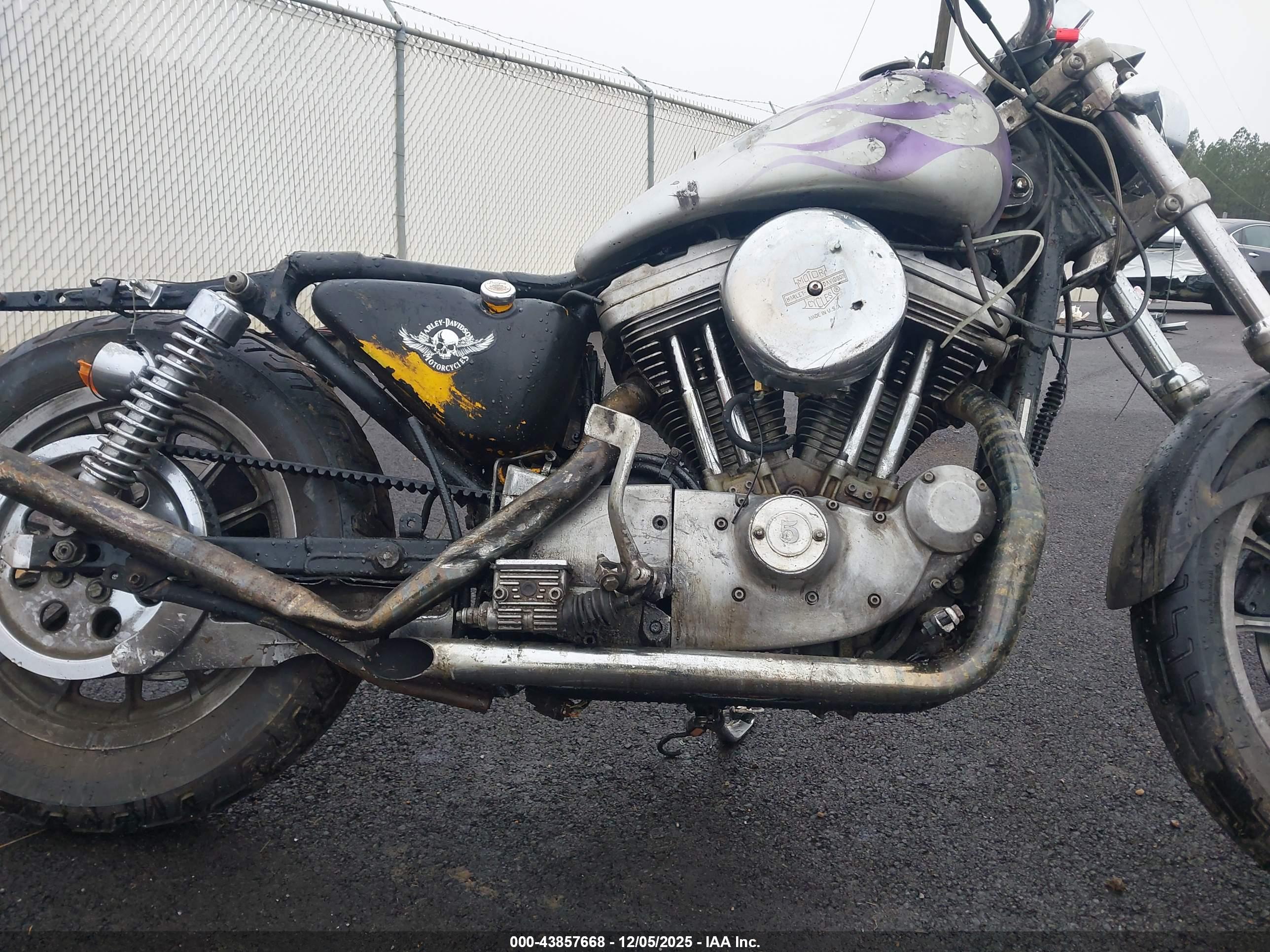 HARLEY-DAVIDSON XL883 image 8