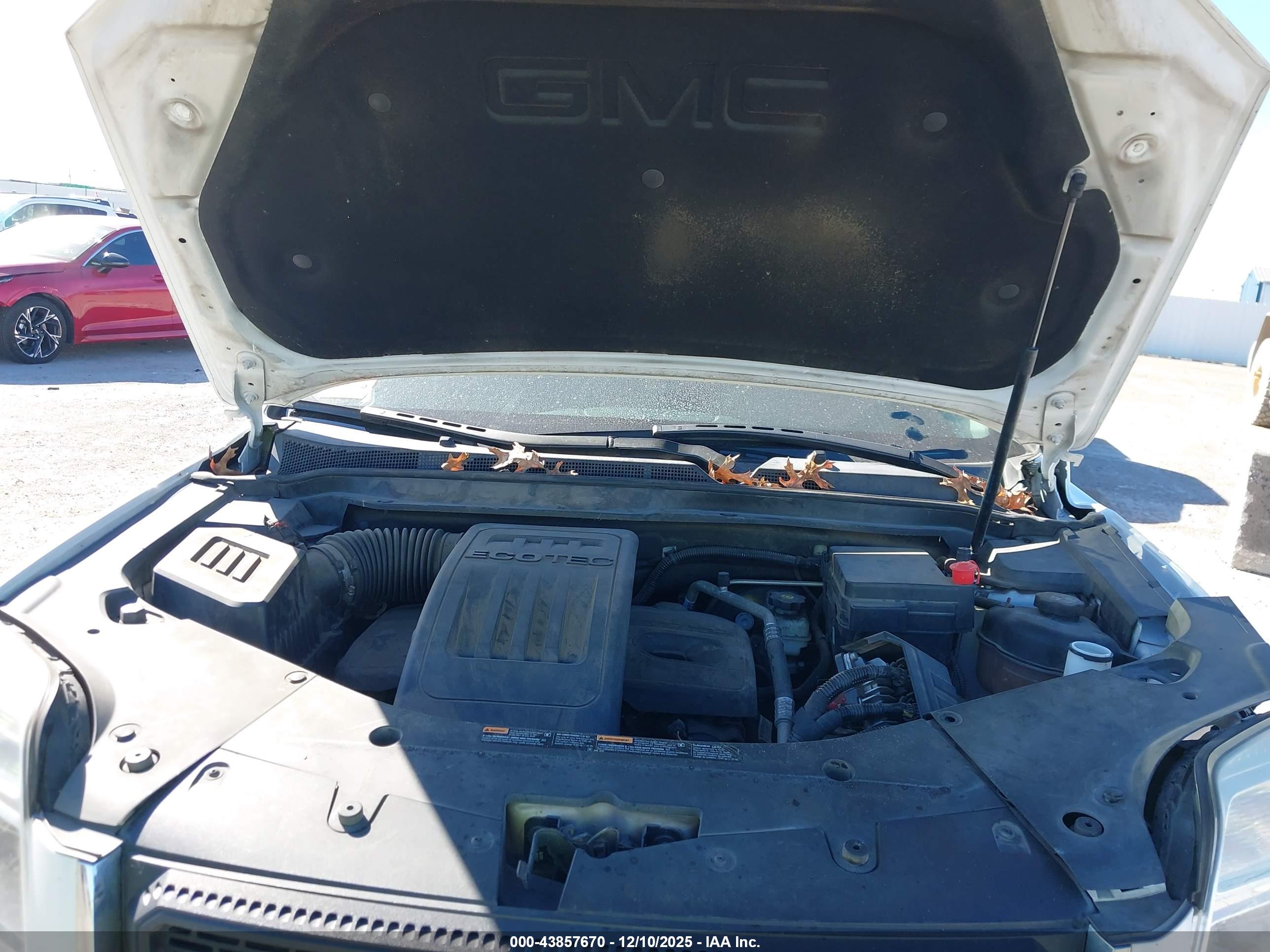 GMC TERRAIN image 10