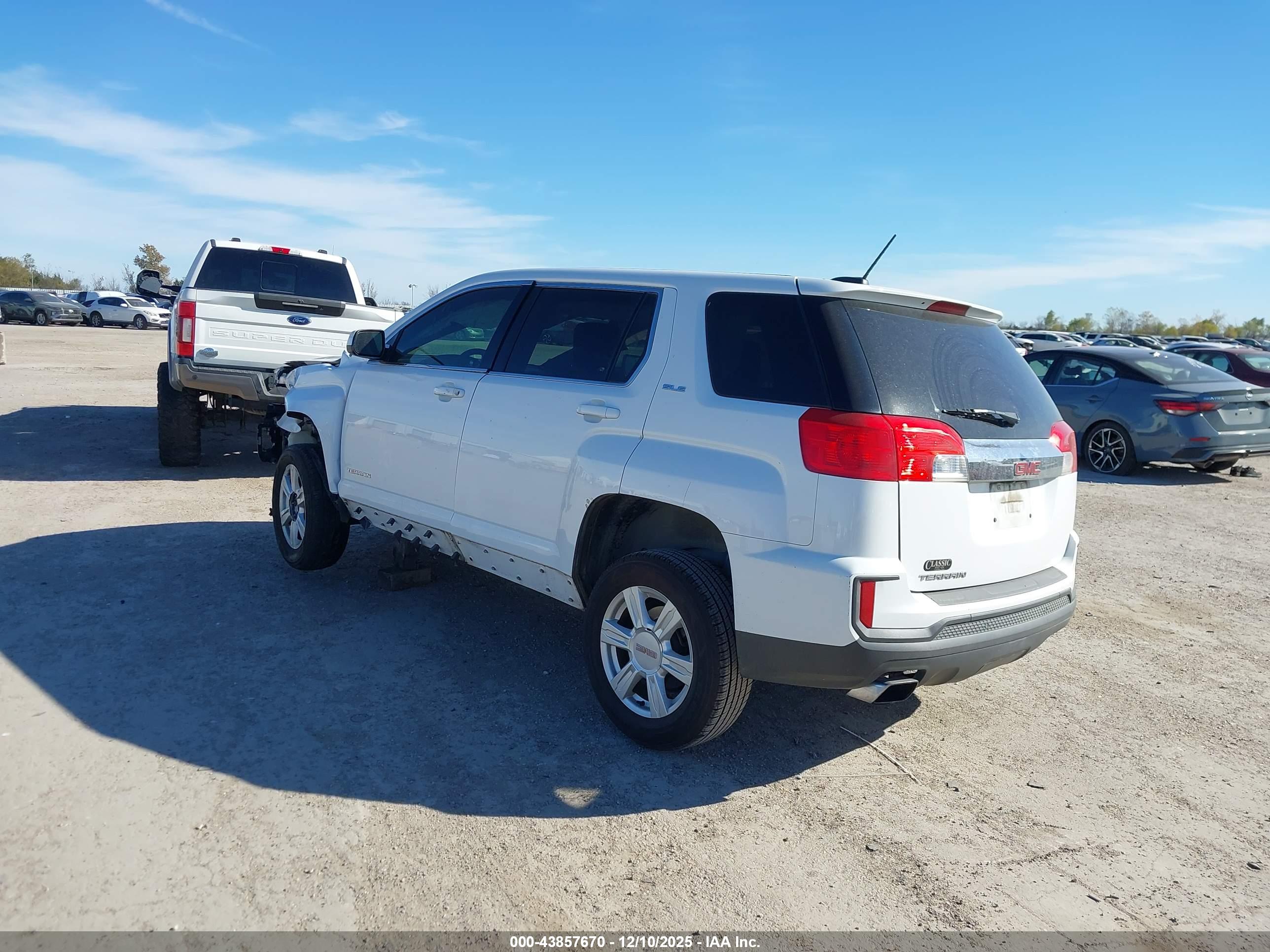 GMC TERRAIN image 3