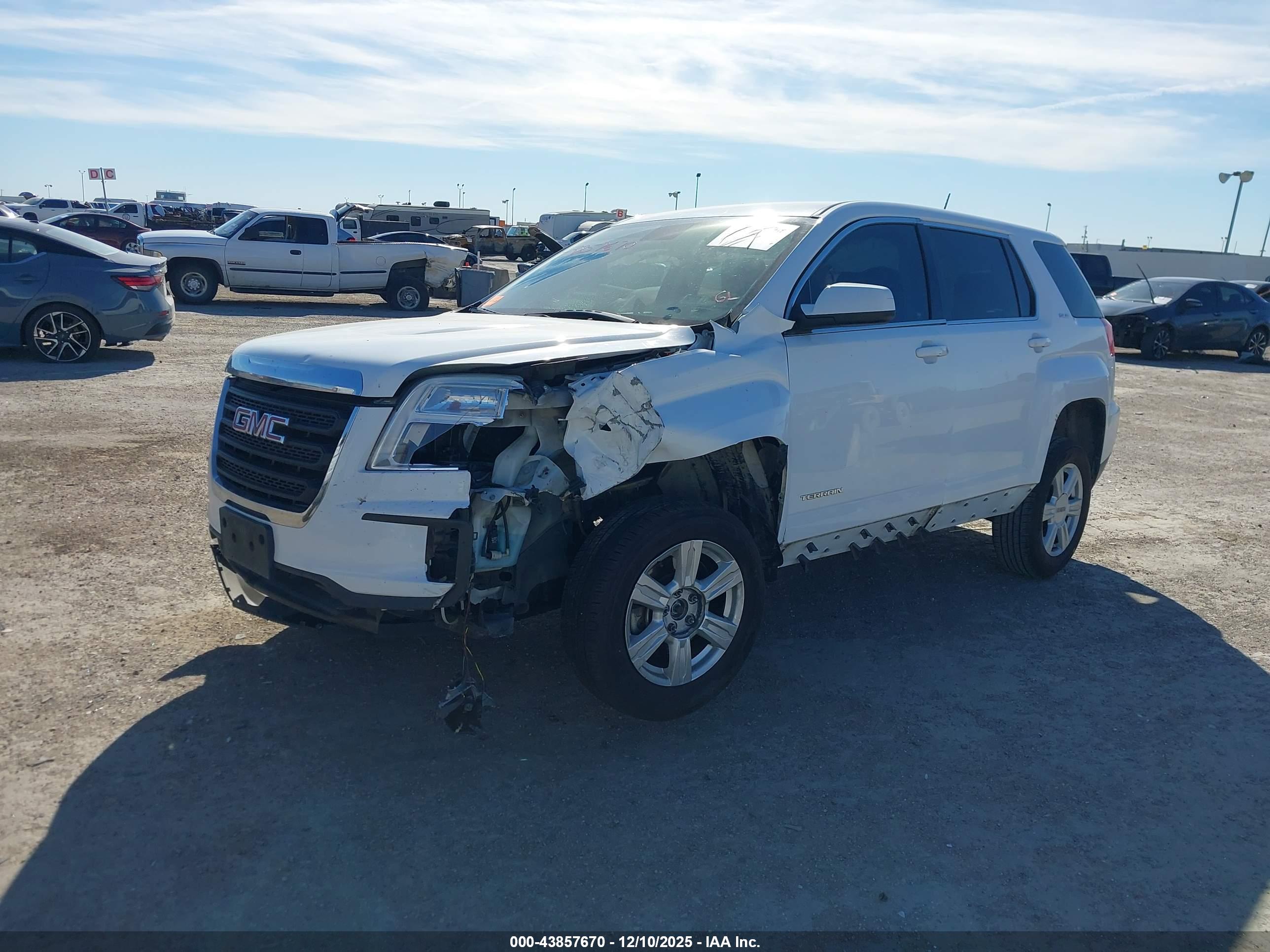 GMC TERRAIN image 6