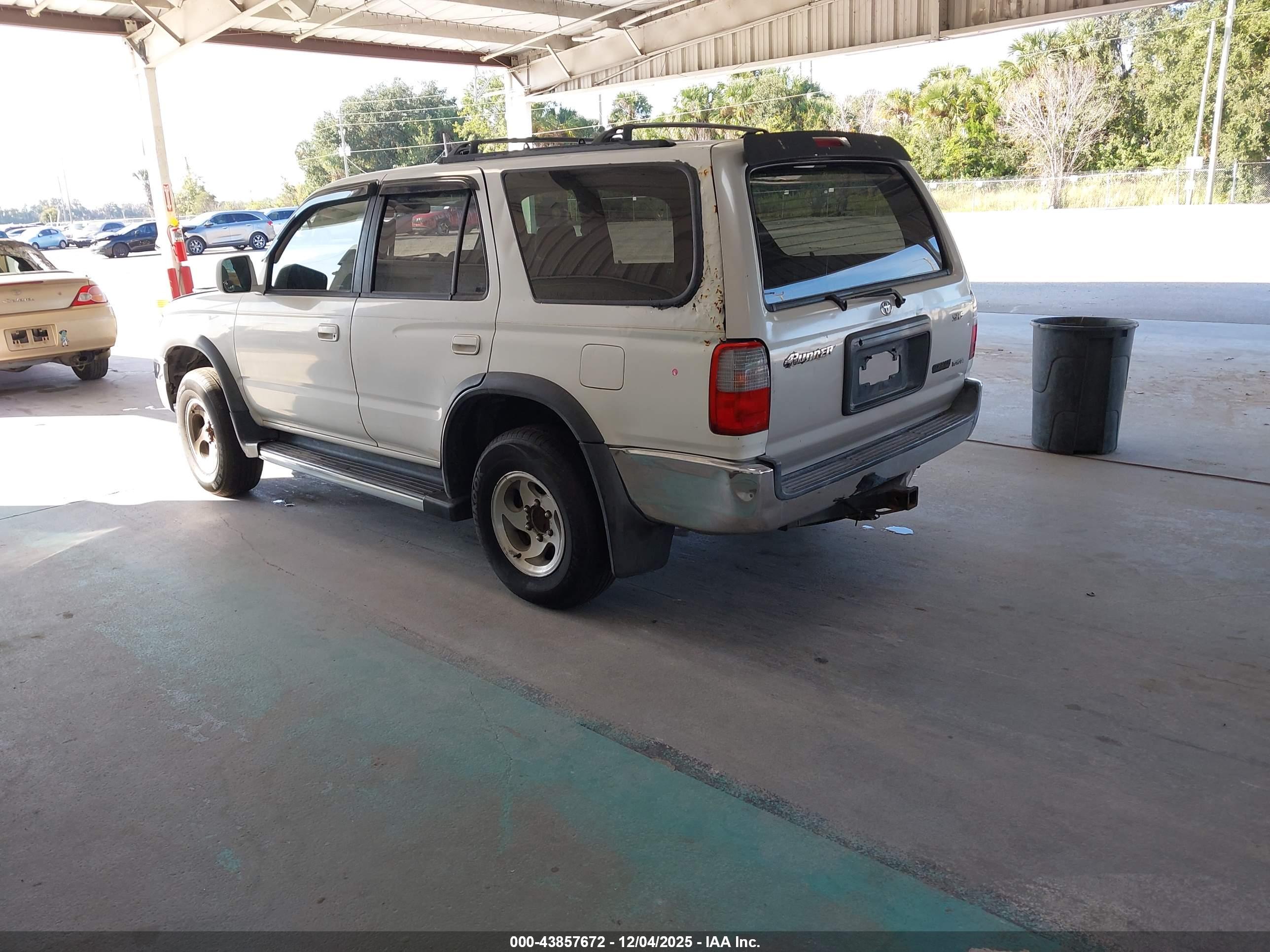 TOYOTA 4RUNNER image 3