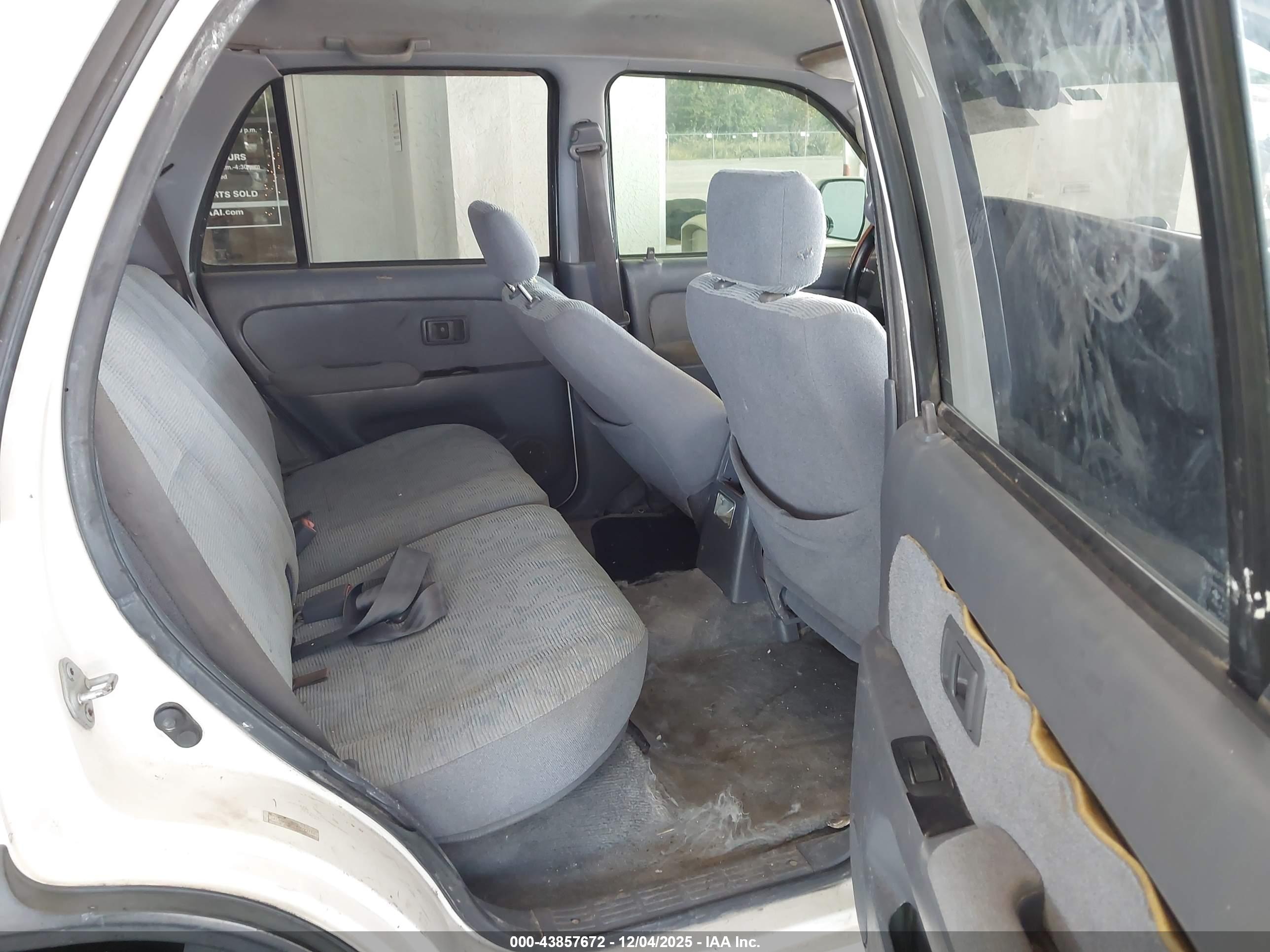 TOYOTA 4RUNNER image 8