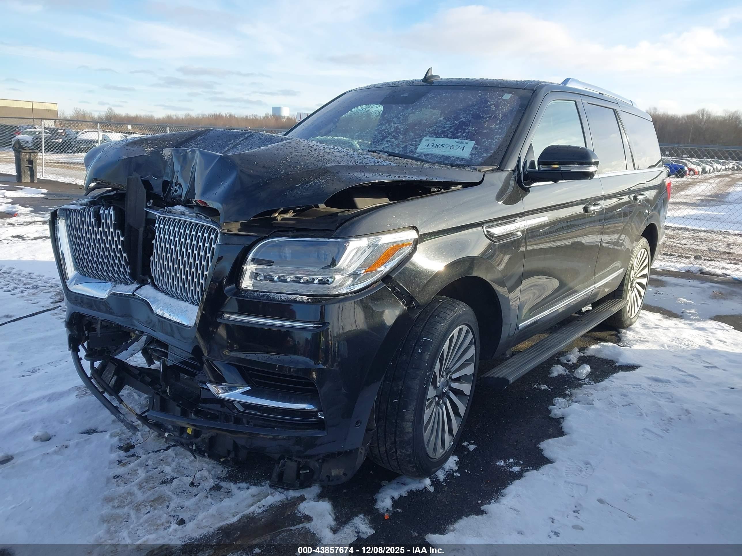 LINCOLN NAVIGATOR image 2