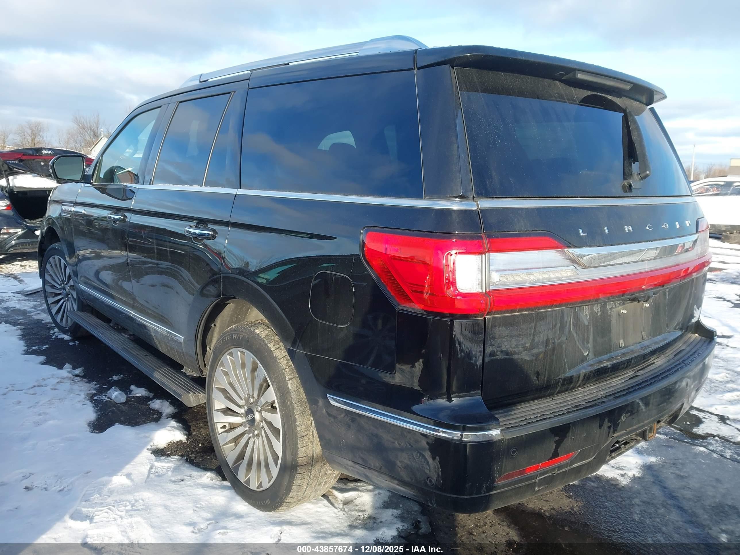 LINCOLN NAVIGATOR image 3