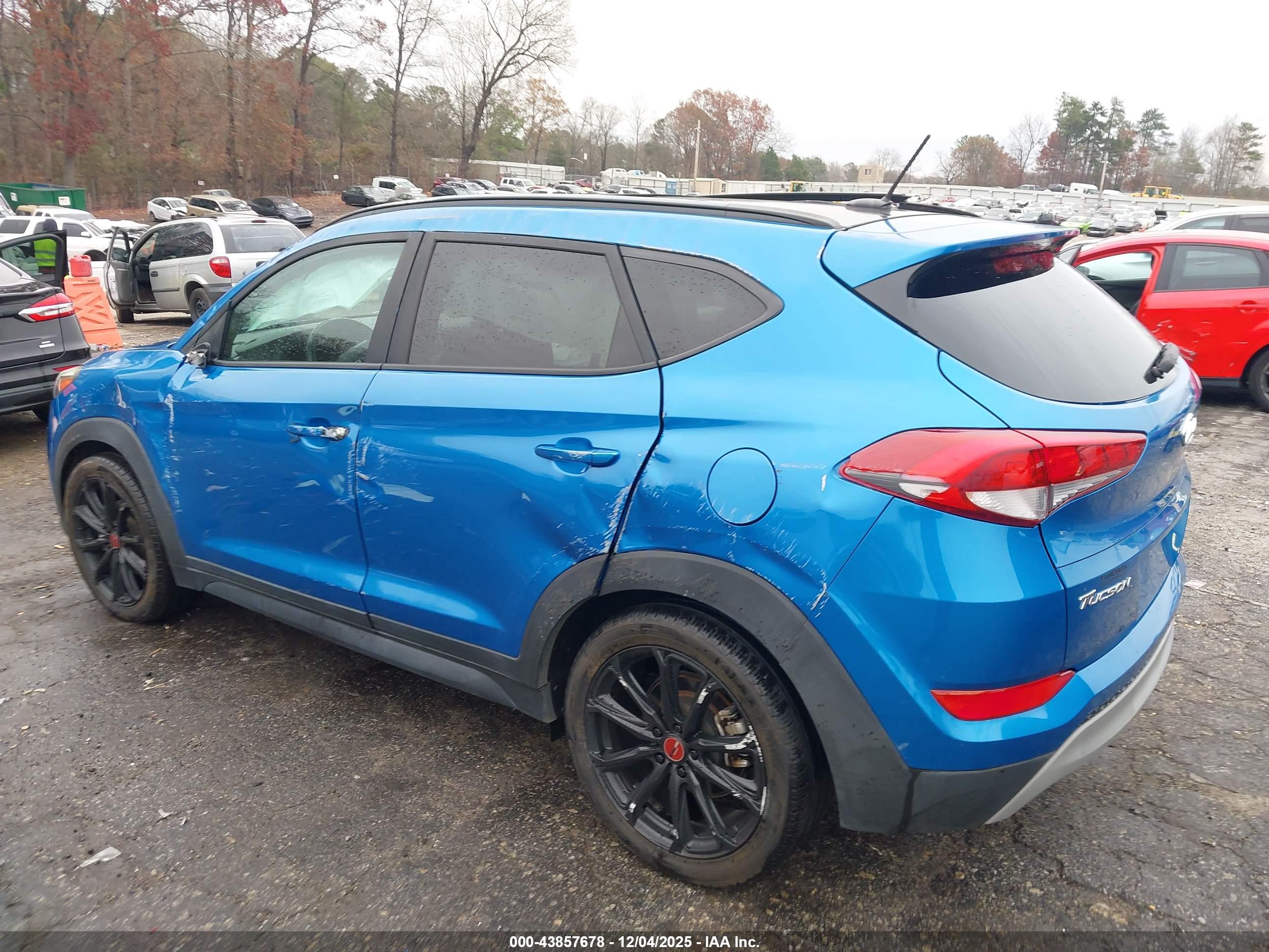 HYUNDAI TUCSON image 3