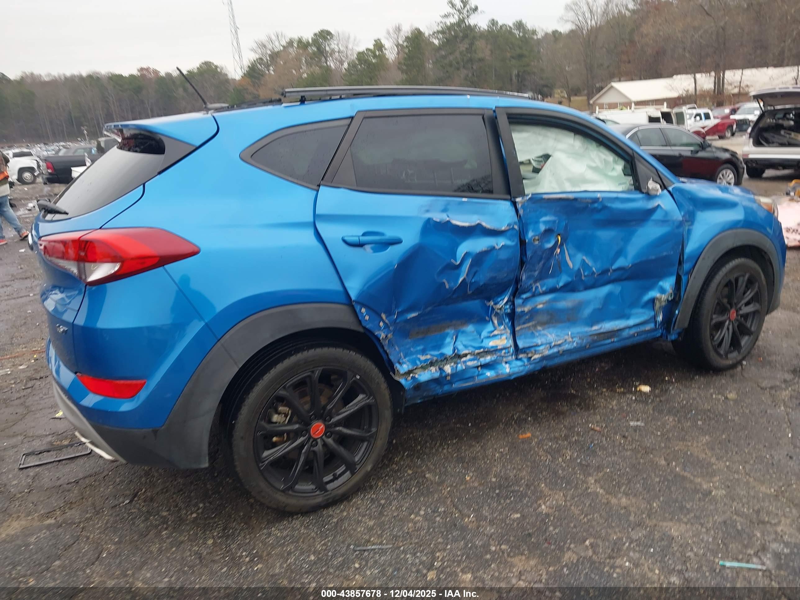 HYUNDAI TUCSON image 4