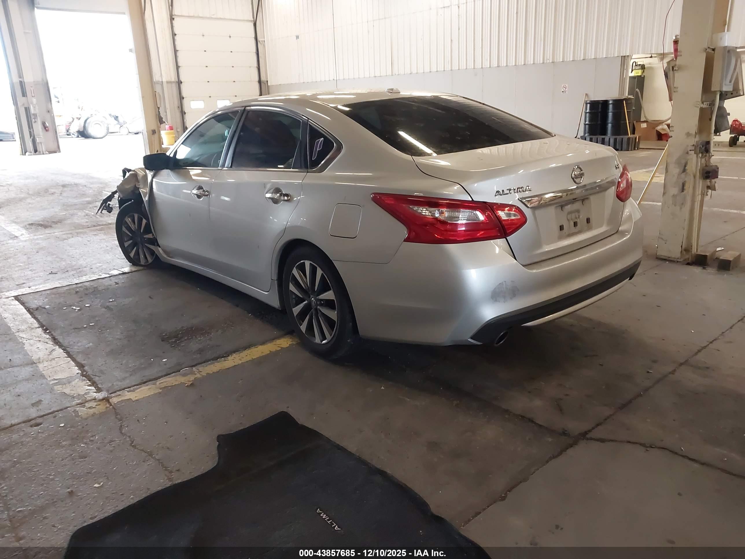 NISSAN ALTIMA image 3