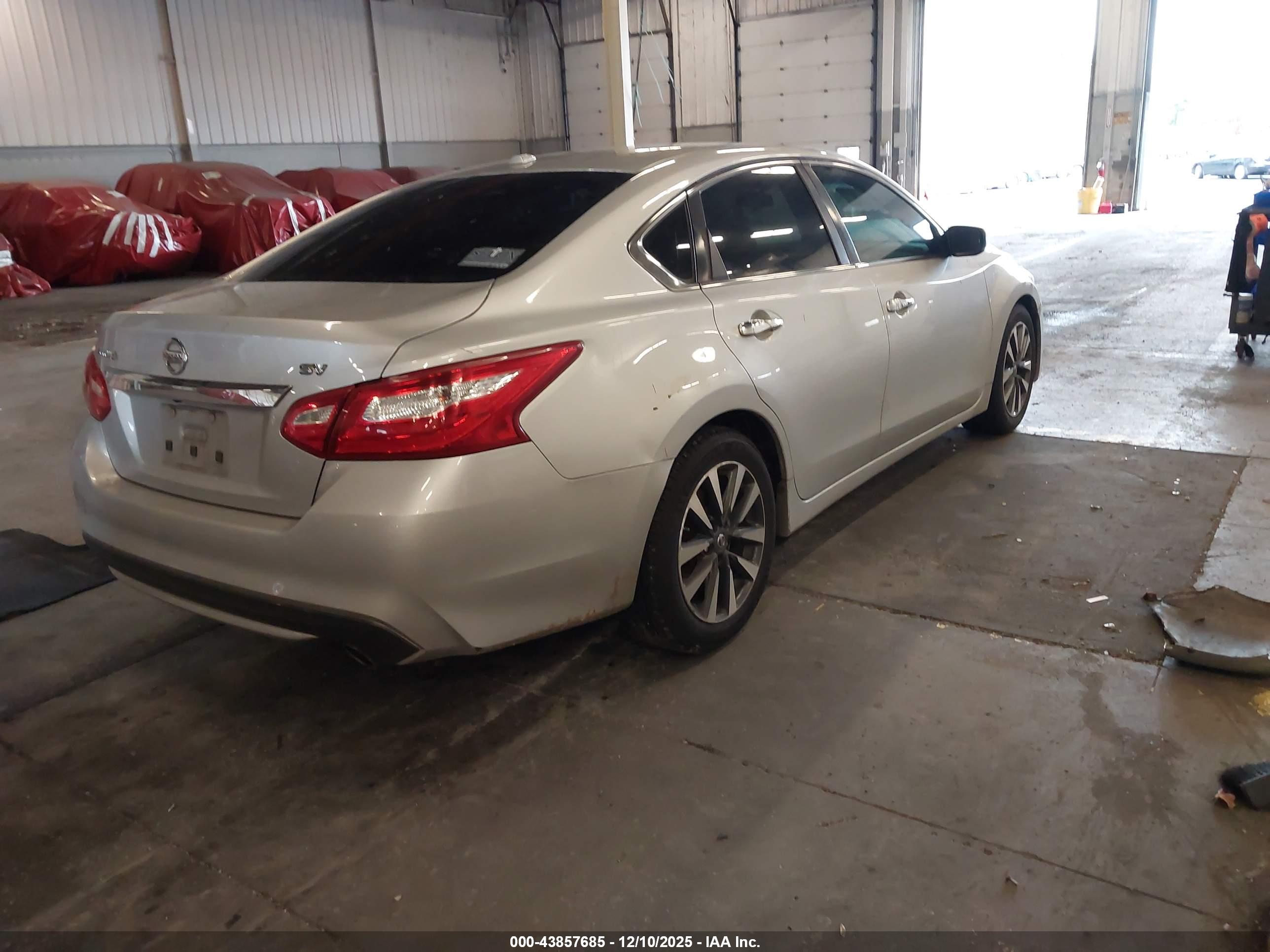 NISSAN ALTIMA image 4
