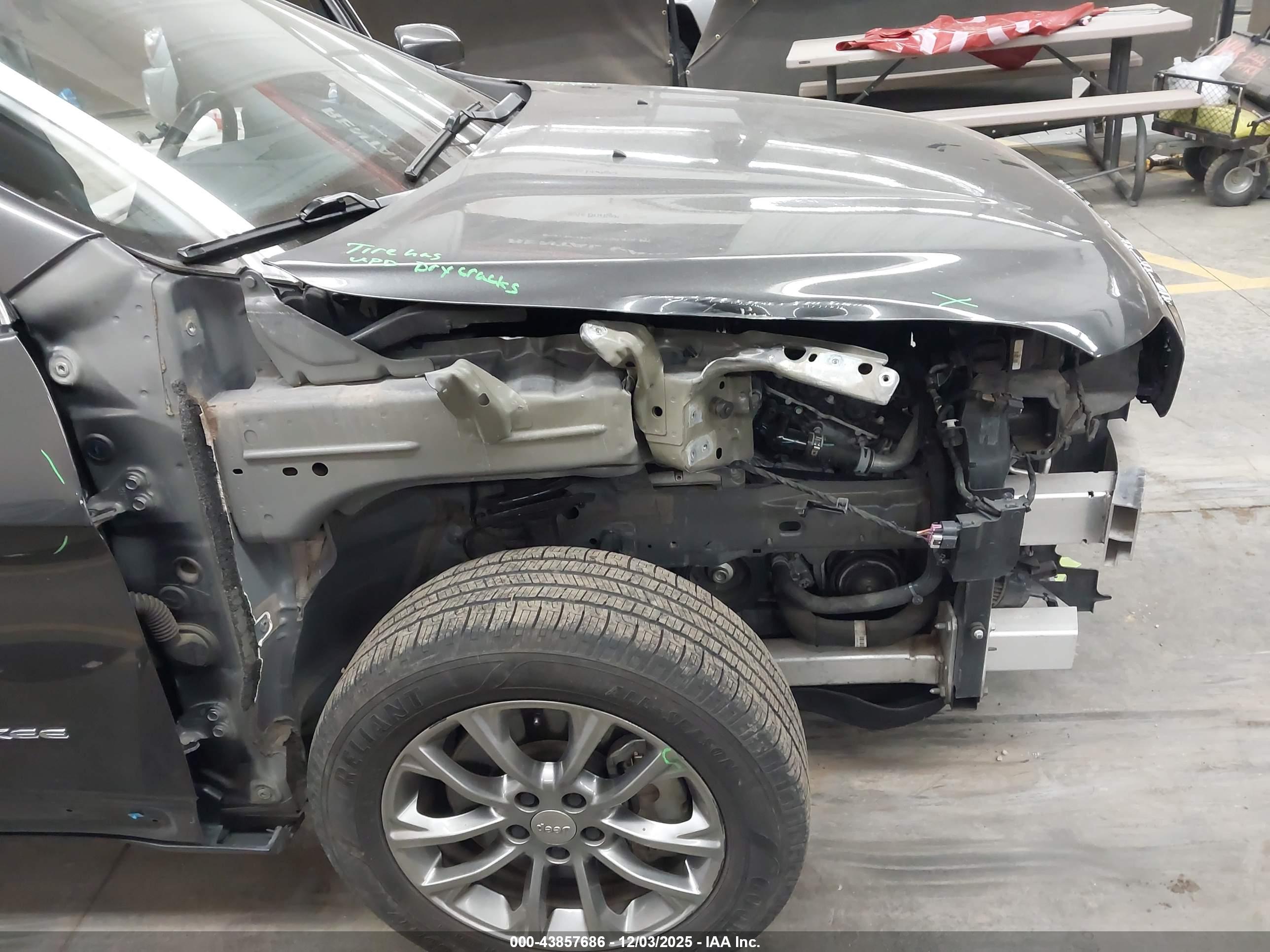JEEP CHEROKEE image 6