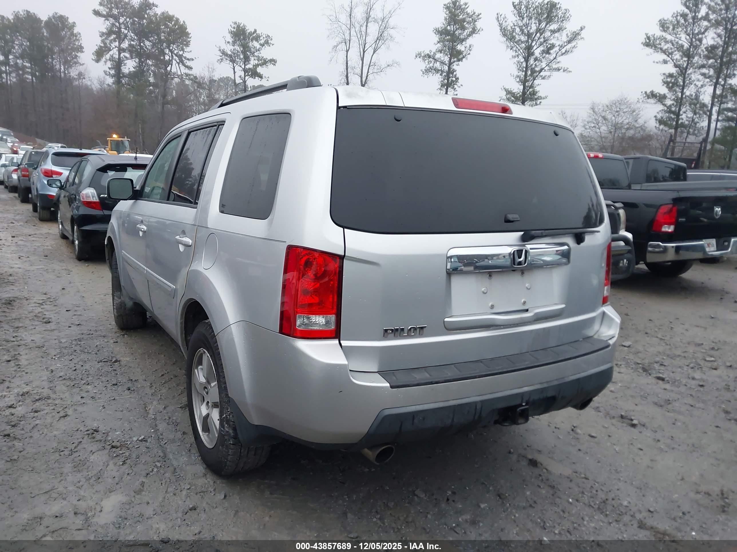 HONDA PILOT image 3