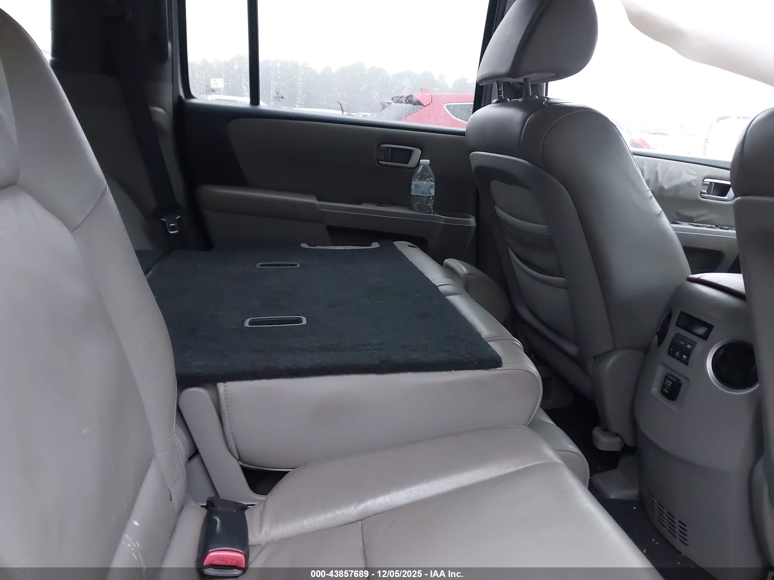 HONDA PILOT image 8