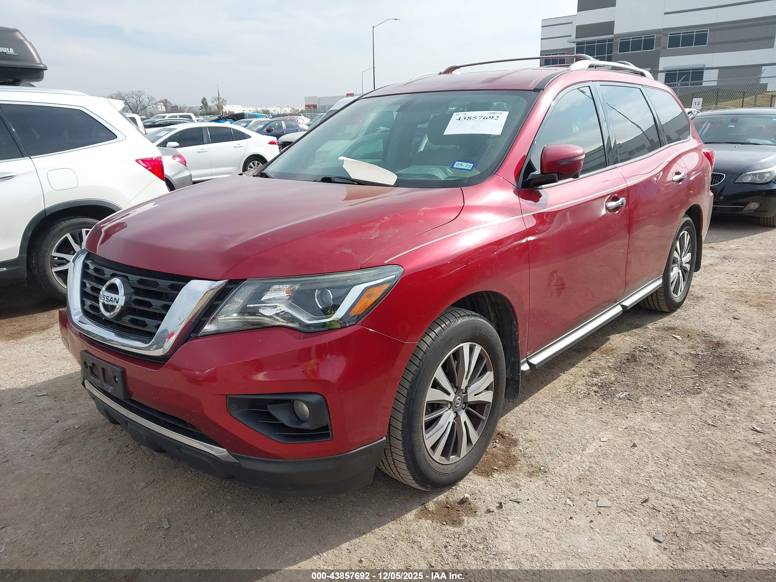 NISSAN PATHFINDER image 2