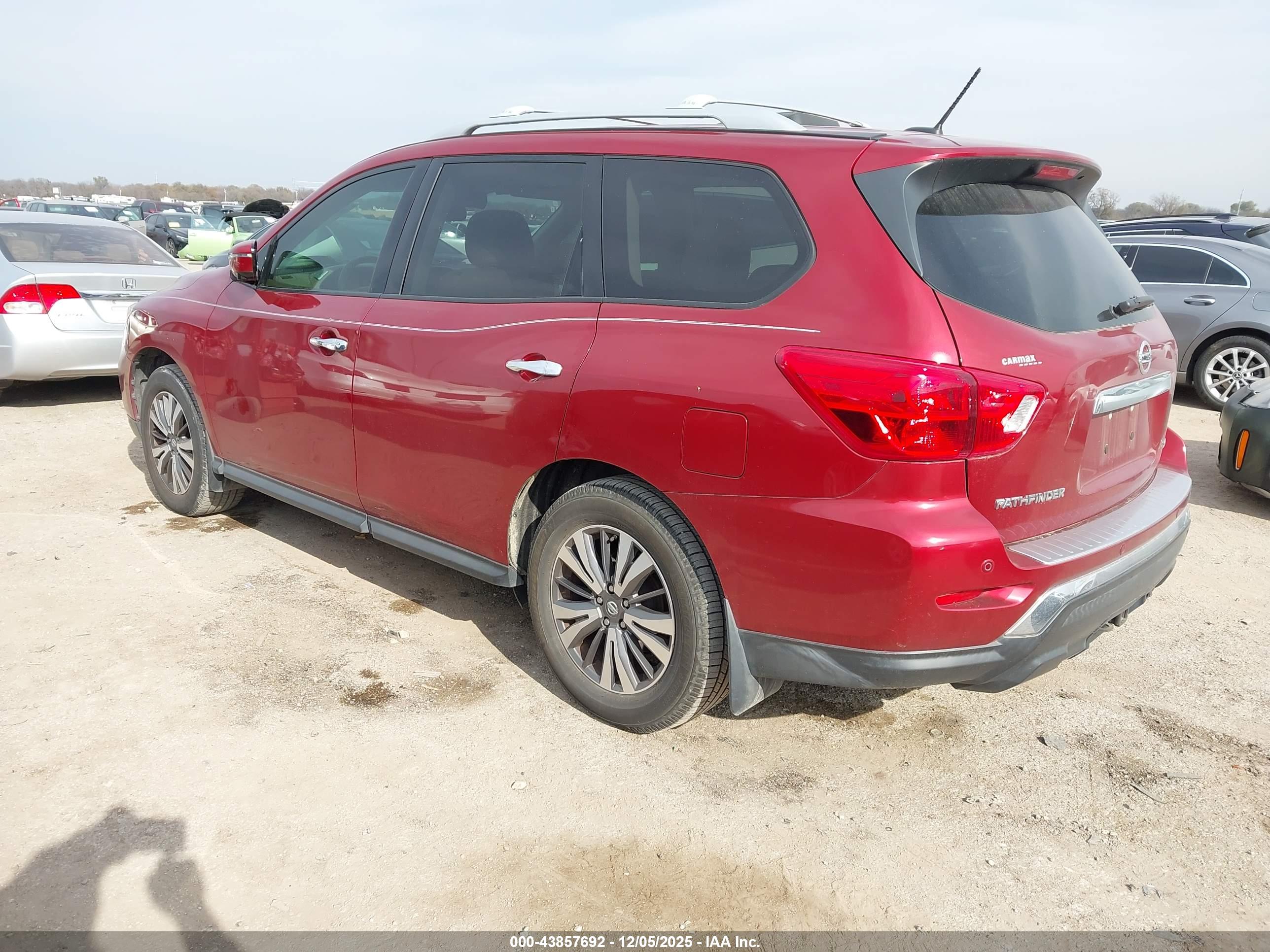 NISSAN PATHFINDER image 3