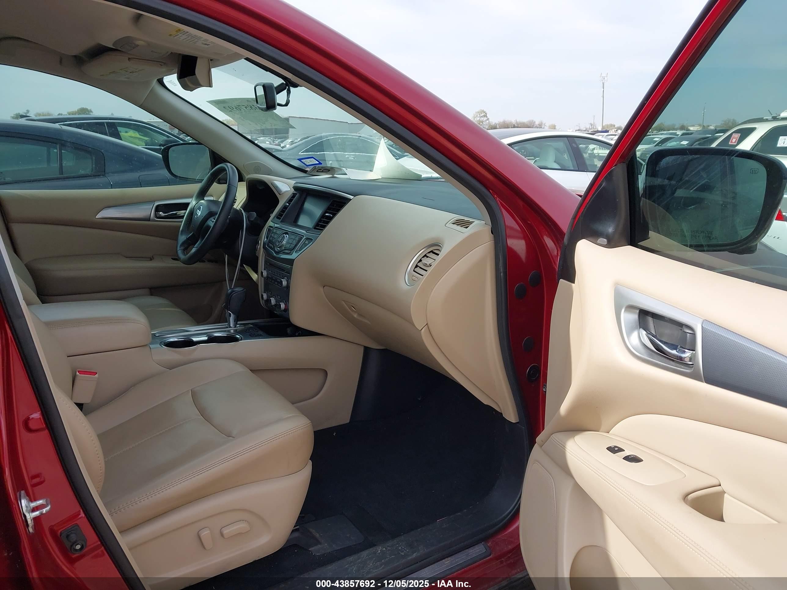 NISSAN PATHFINDER image 5