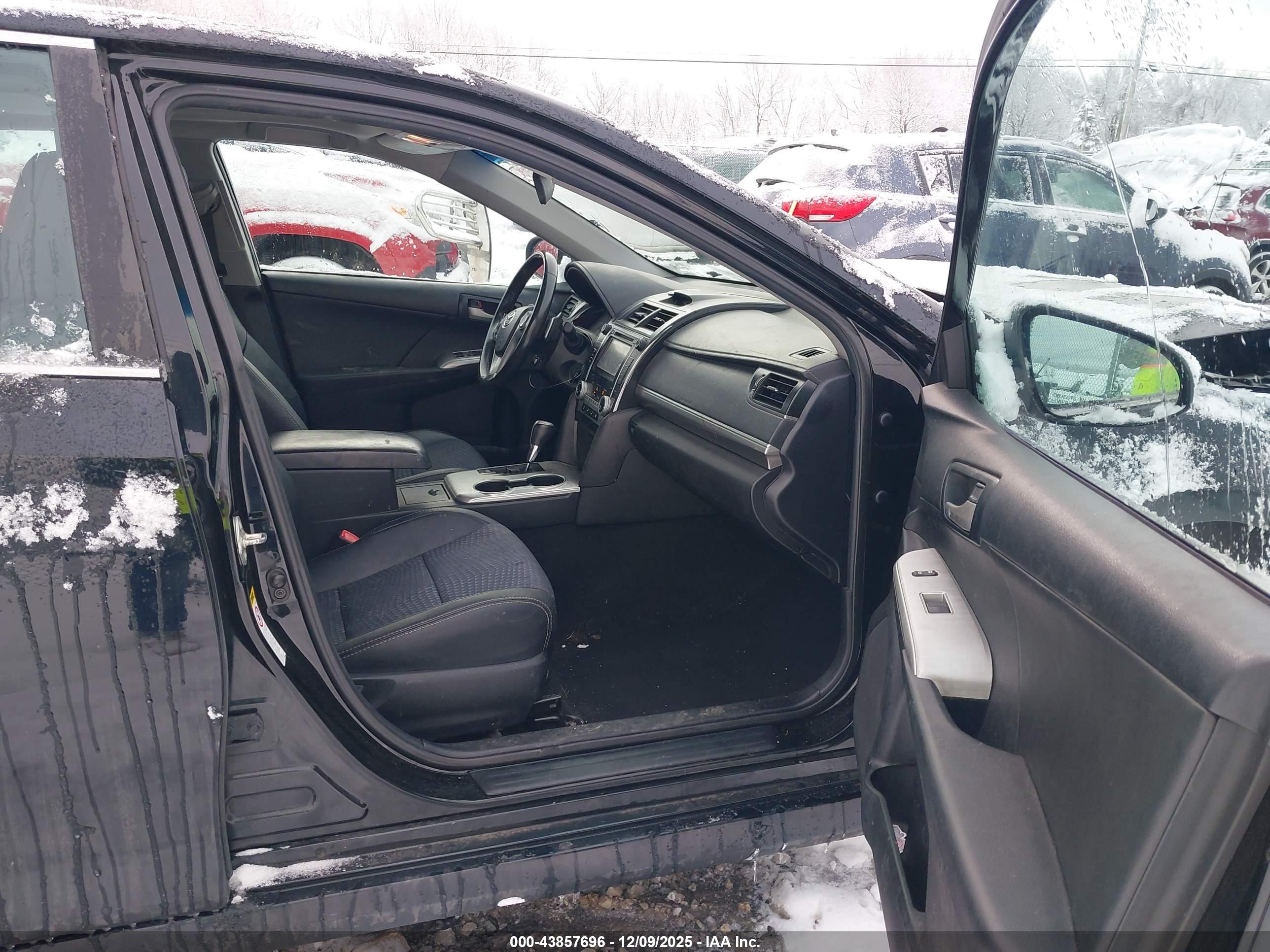 TOYOTA CAMRY image 5