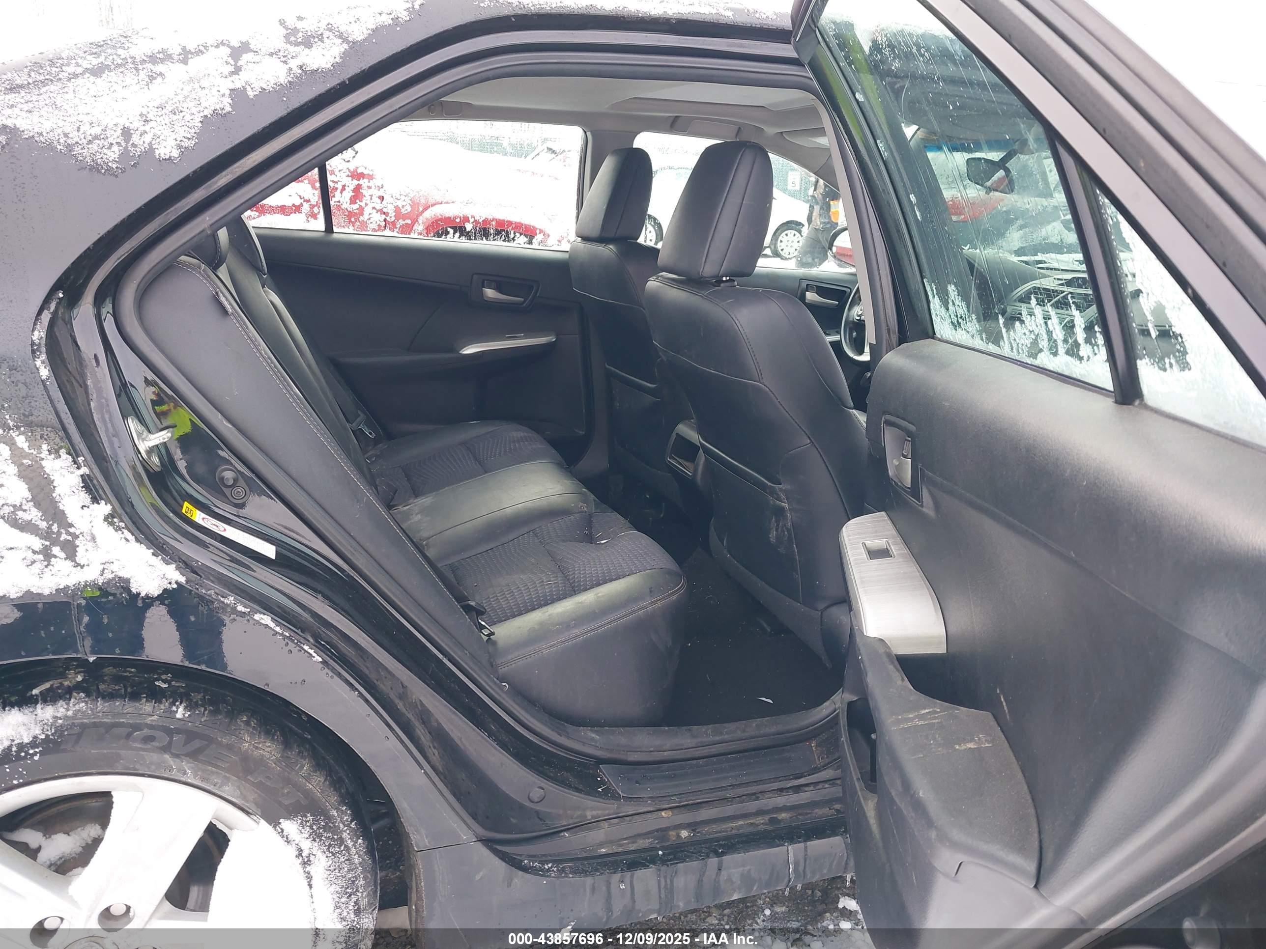 TOYOTA CAMRY image 8