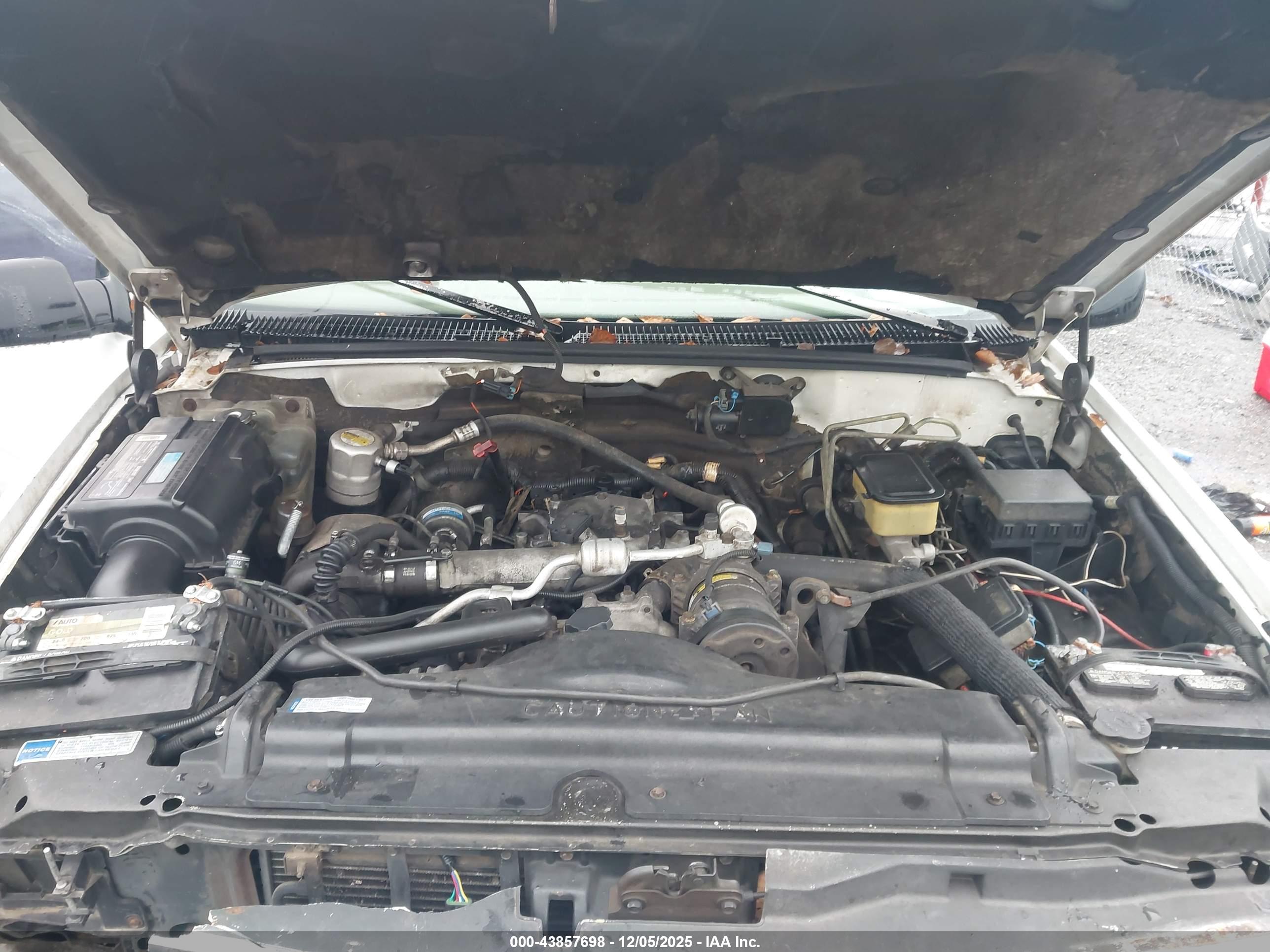 CHEVROLET C3500 image 10