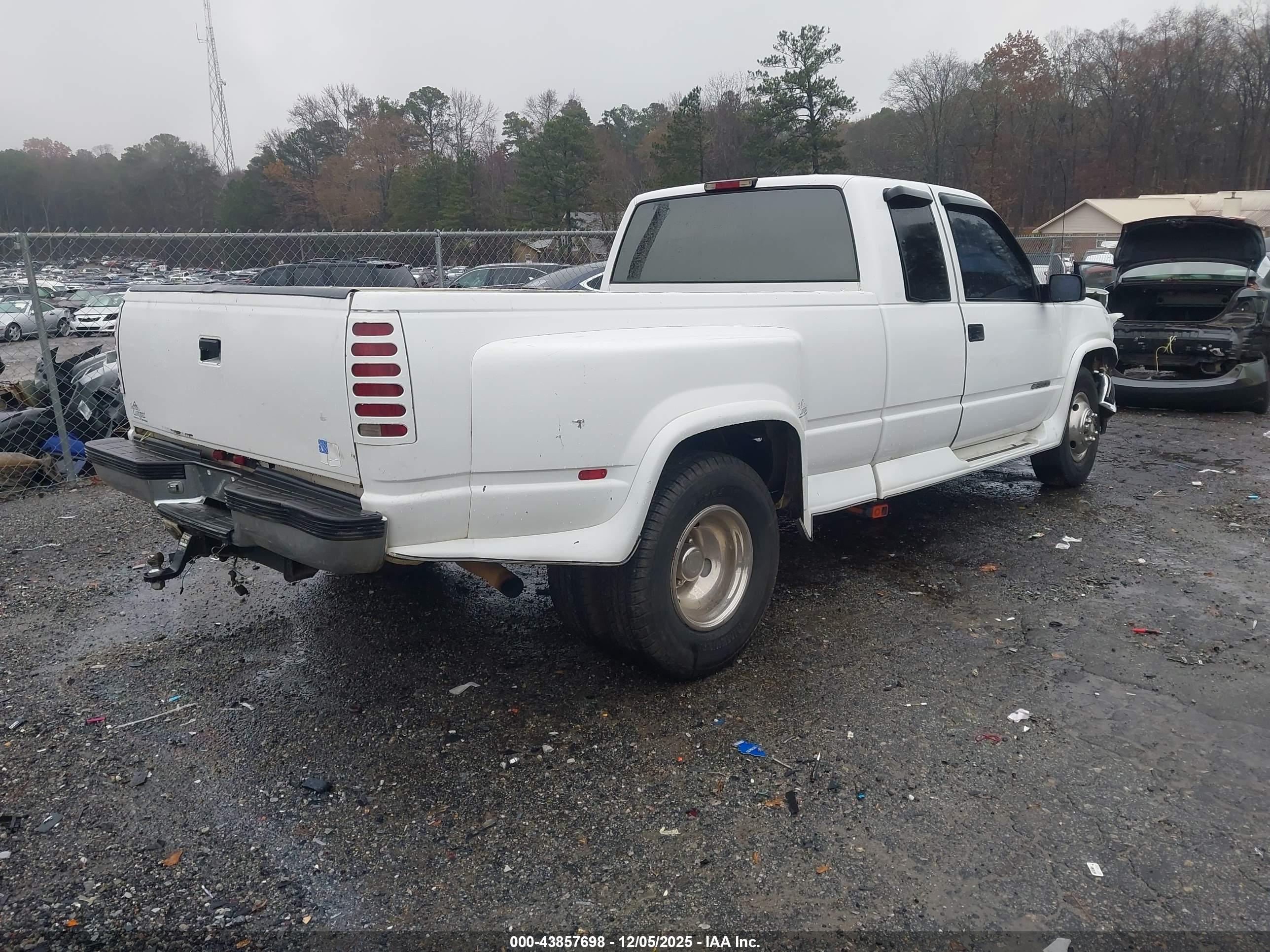CHEVROLET C3500 image 4