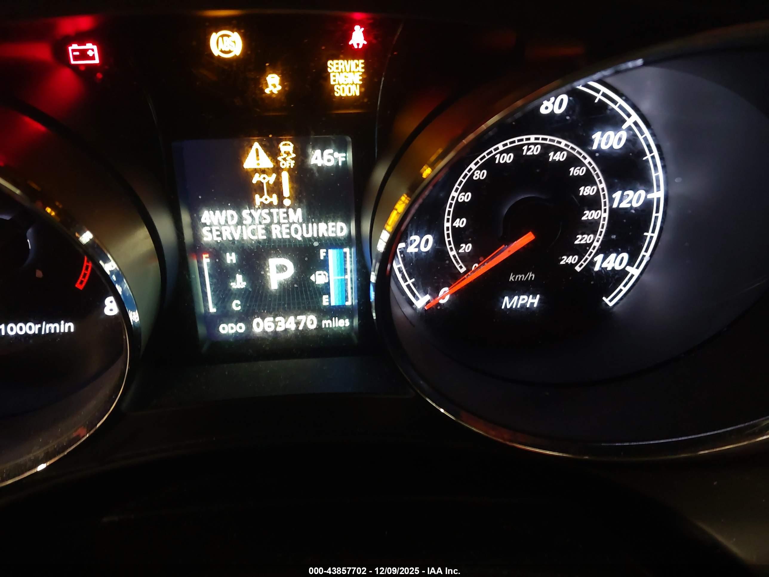 MITSUBISHI OUTLANDER image 7