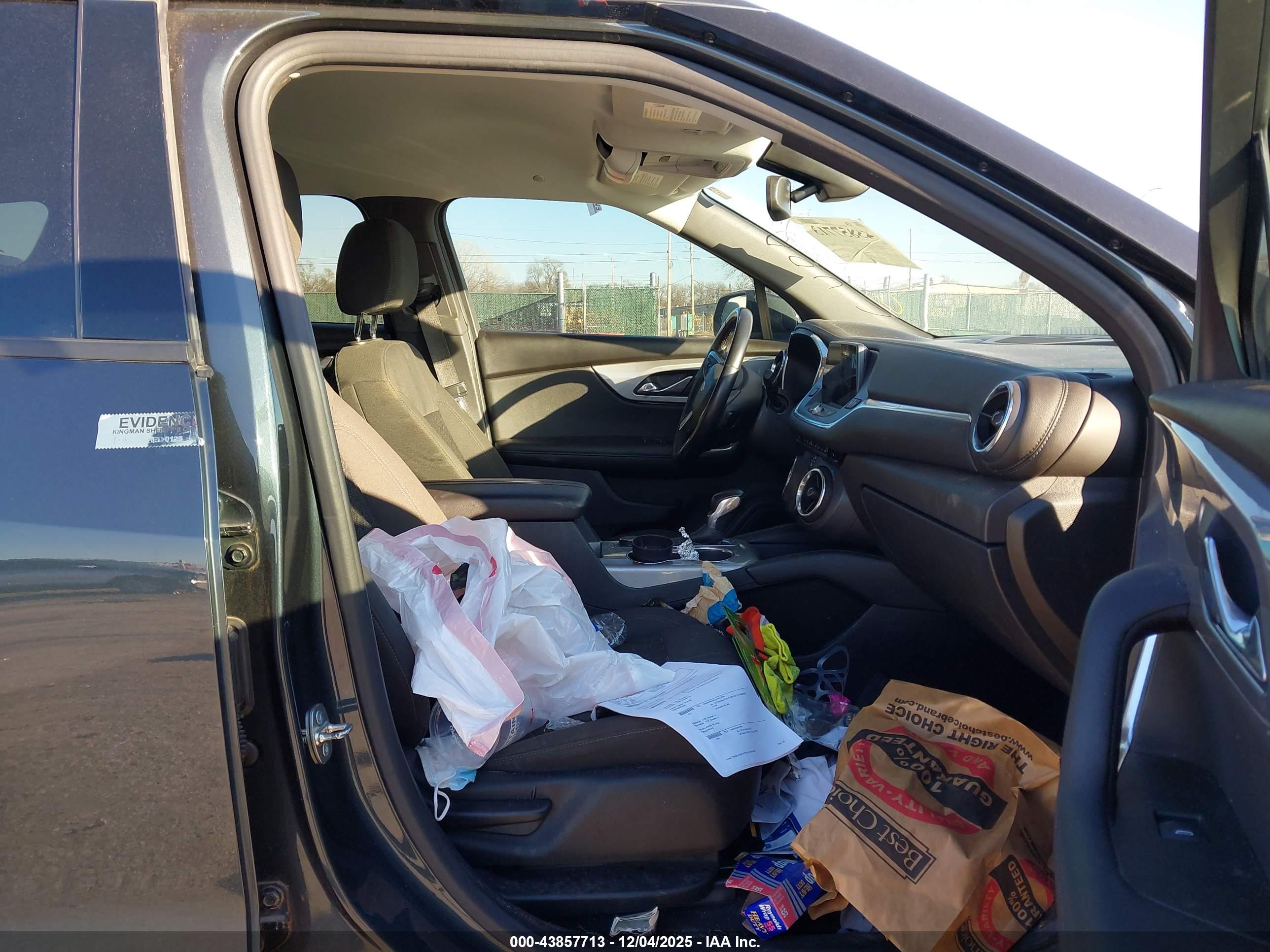 CHEVROLET BLAZER image 5