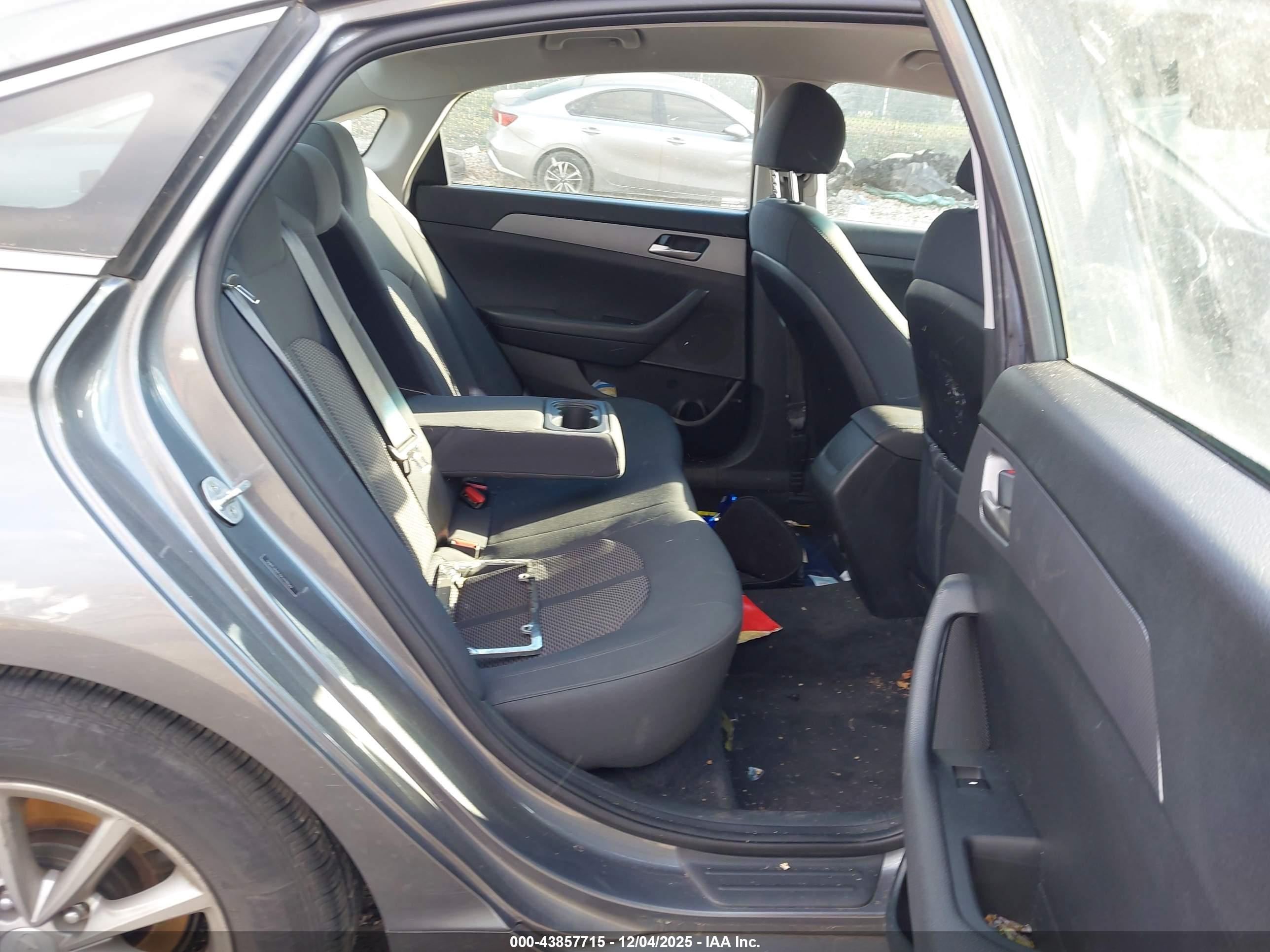 HYUNDAI SONATA image 8