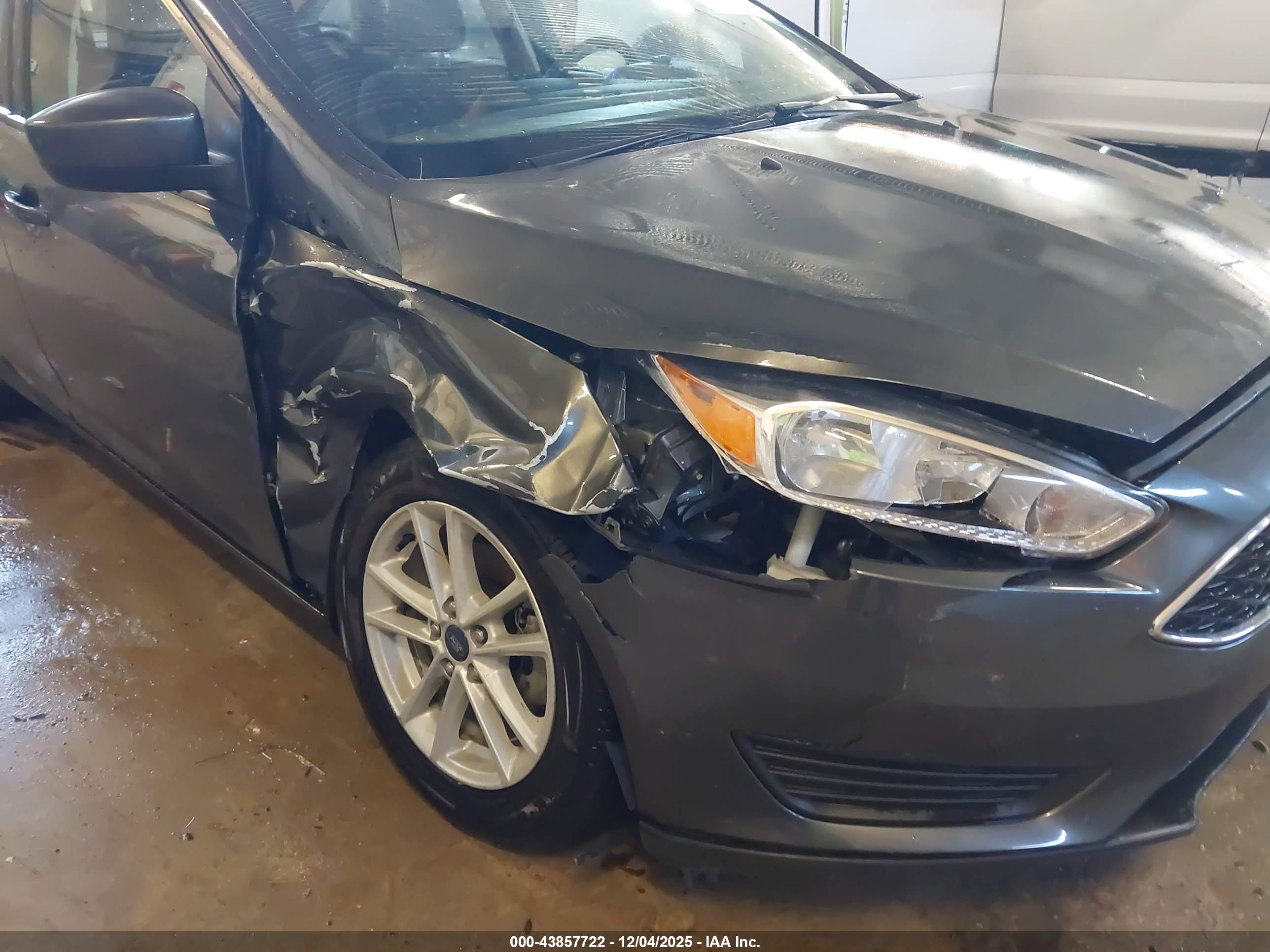FORD FOCUS image 6