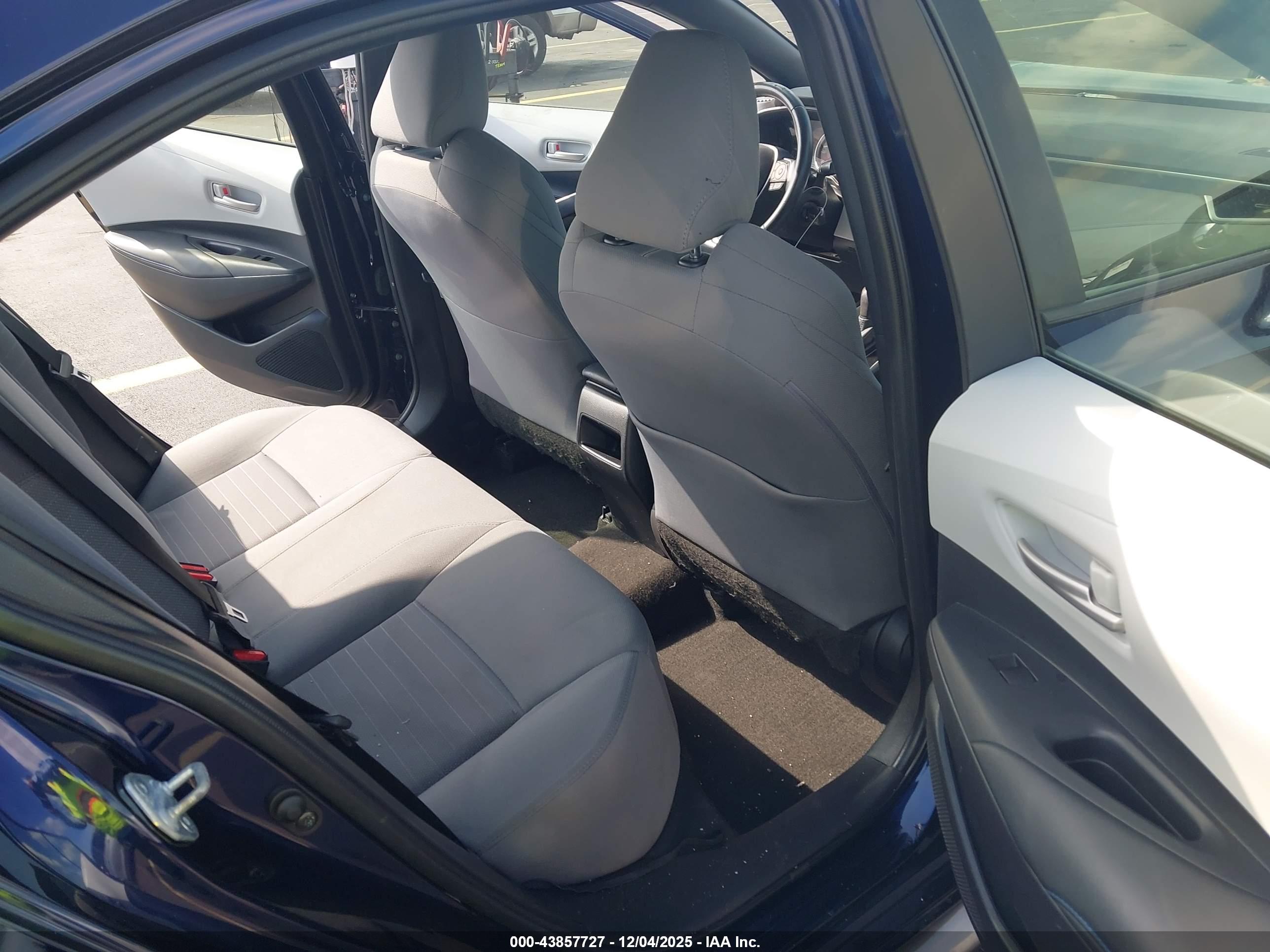 TOYOTA COROLLA image 8