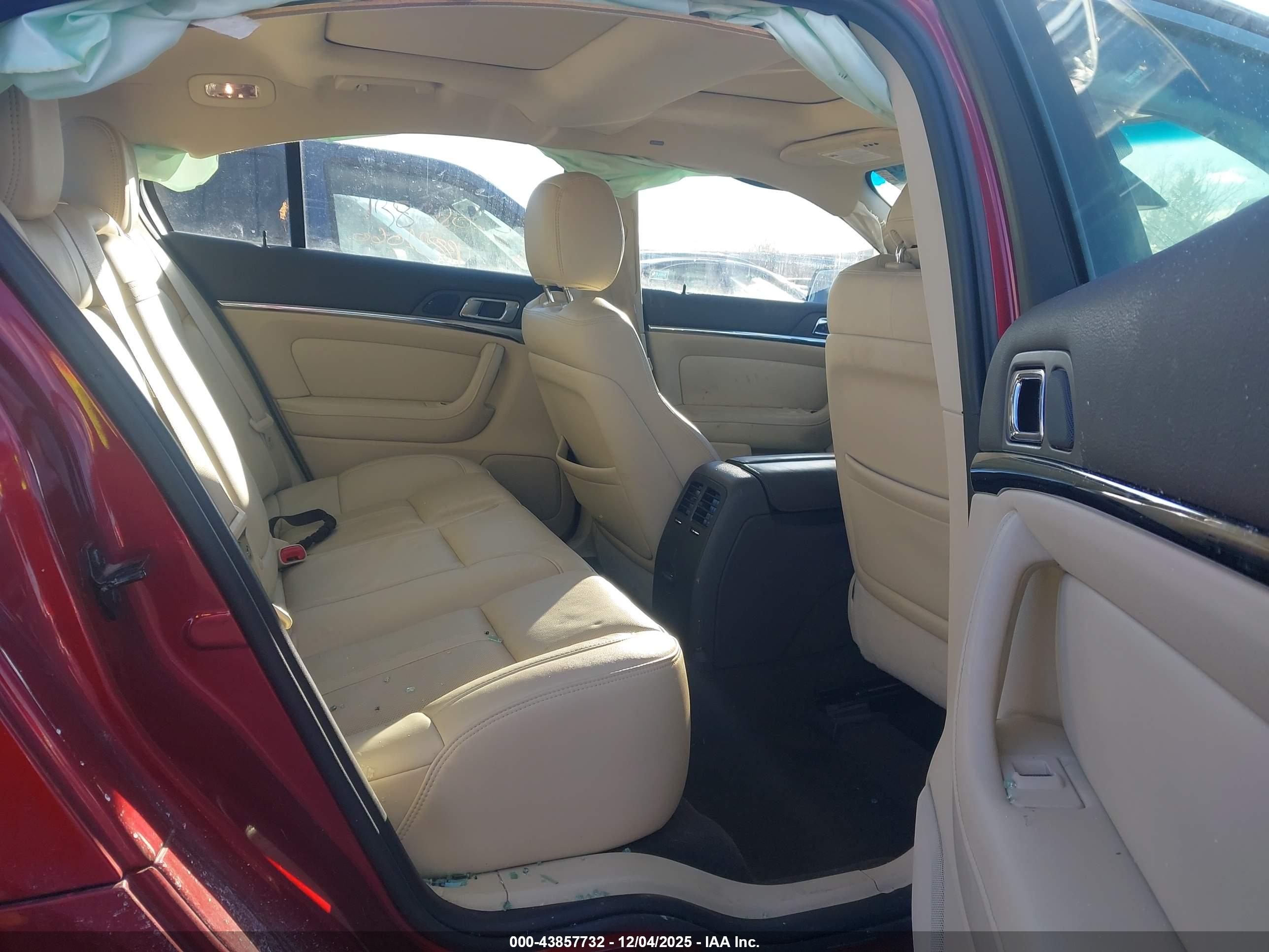 LINCOLN MKS image 8