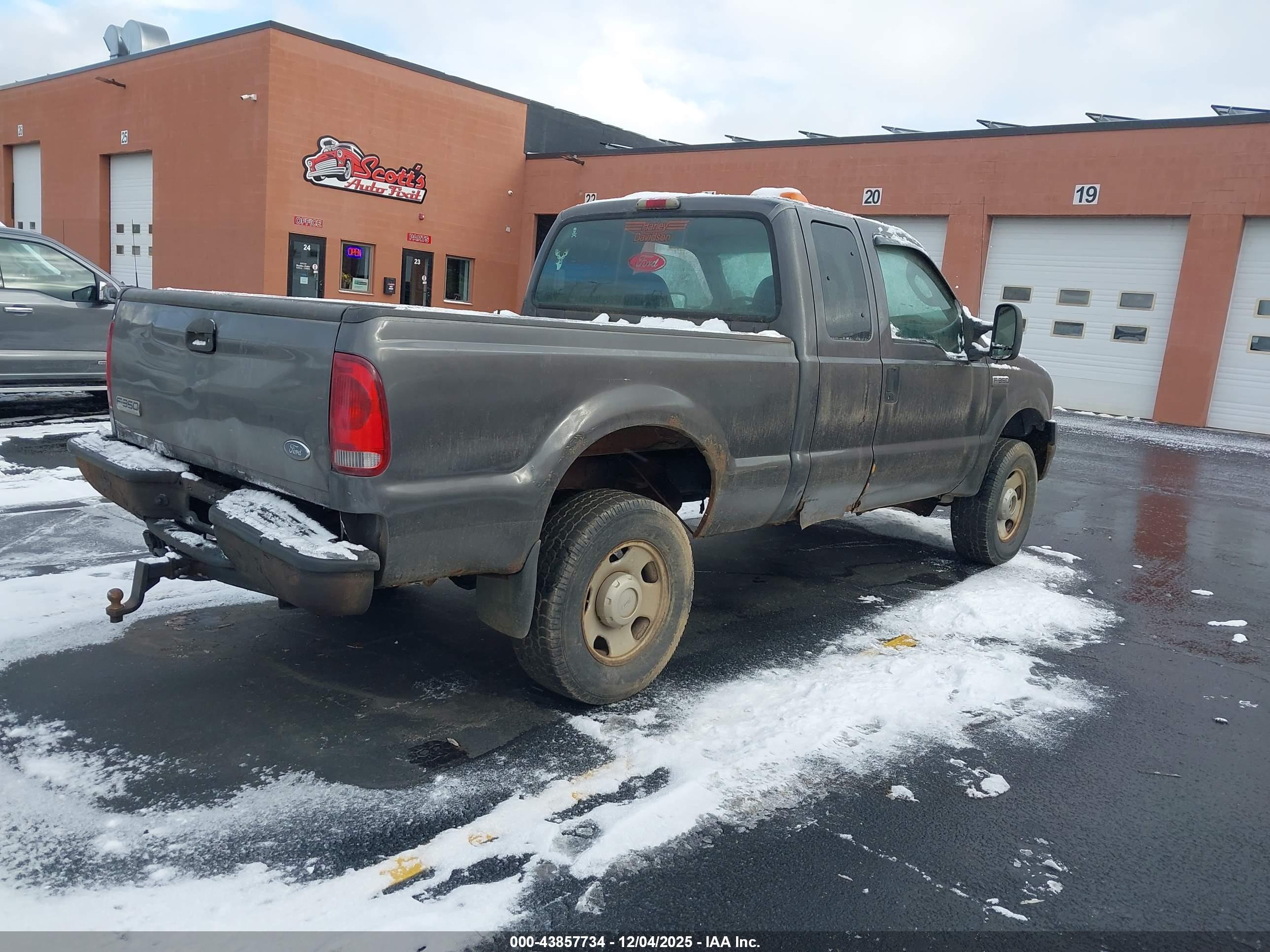 FORD F-350 image 4