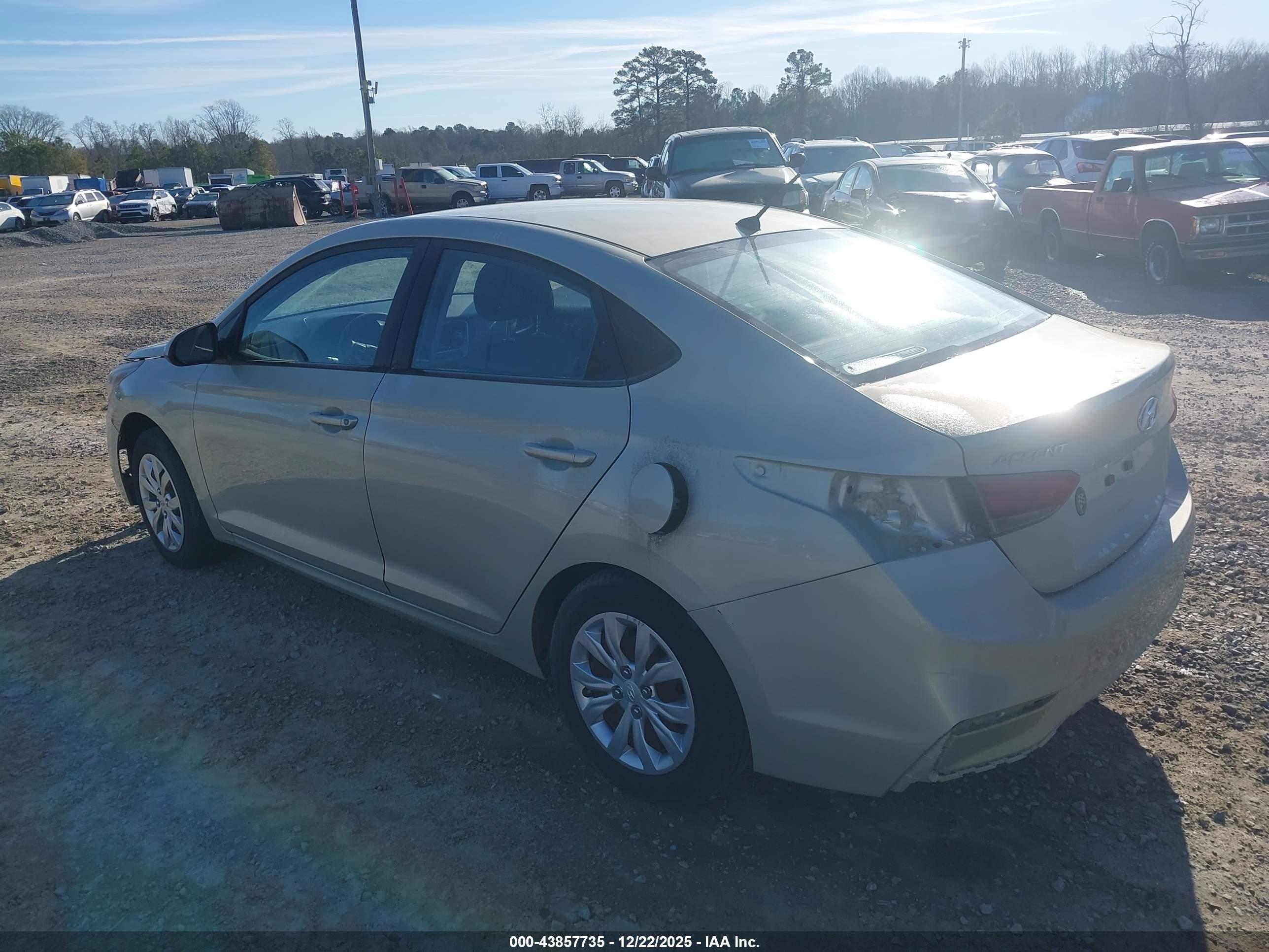 HYUNDAI ACCENT image 3