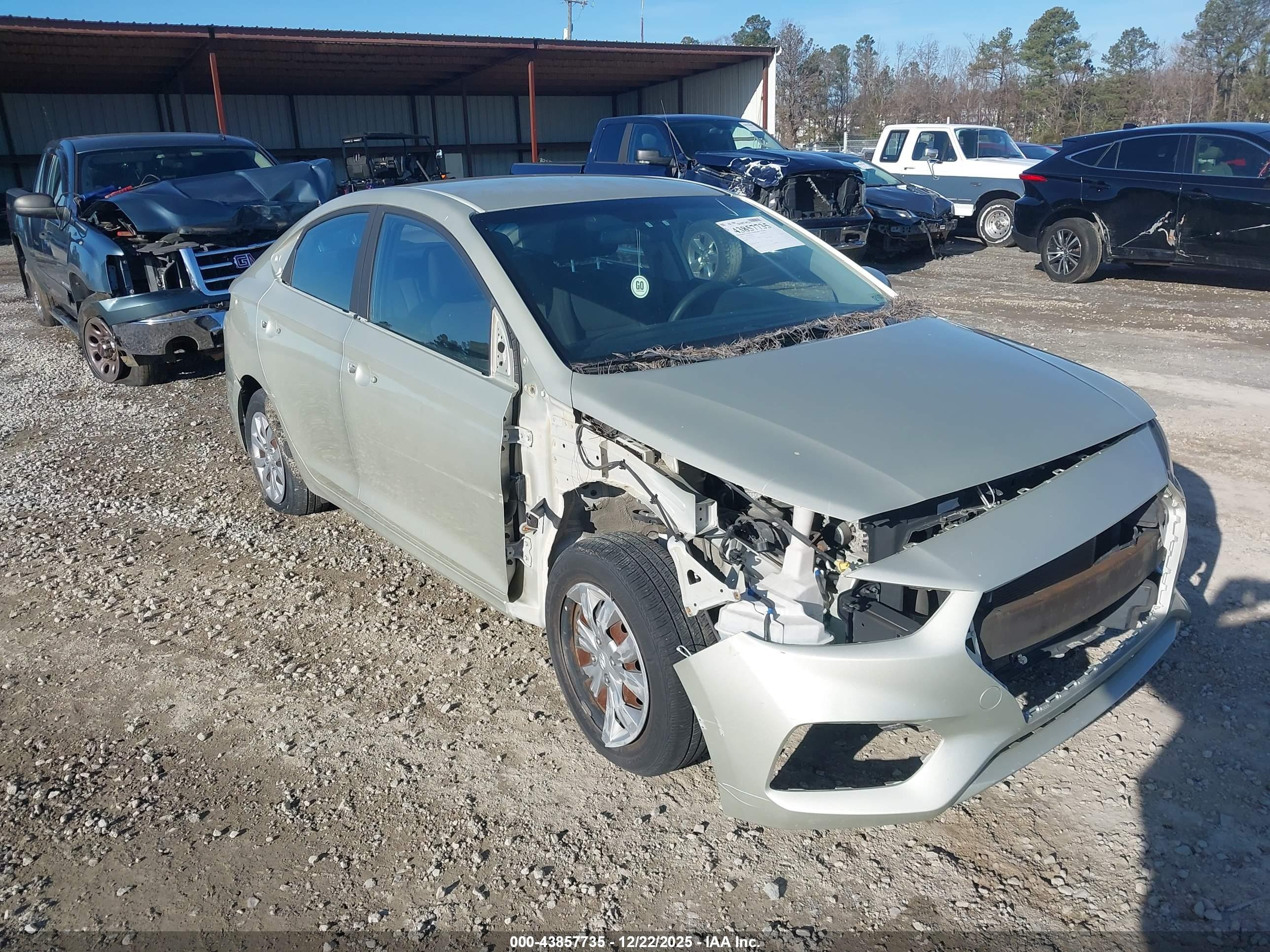 HYUNDAI ACCENT image 6