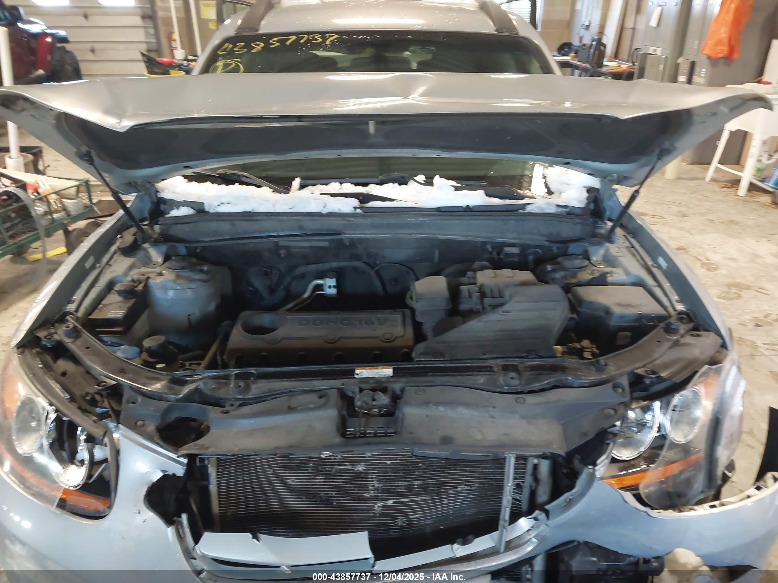 HYUNDAI SANTA image 10