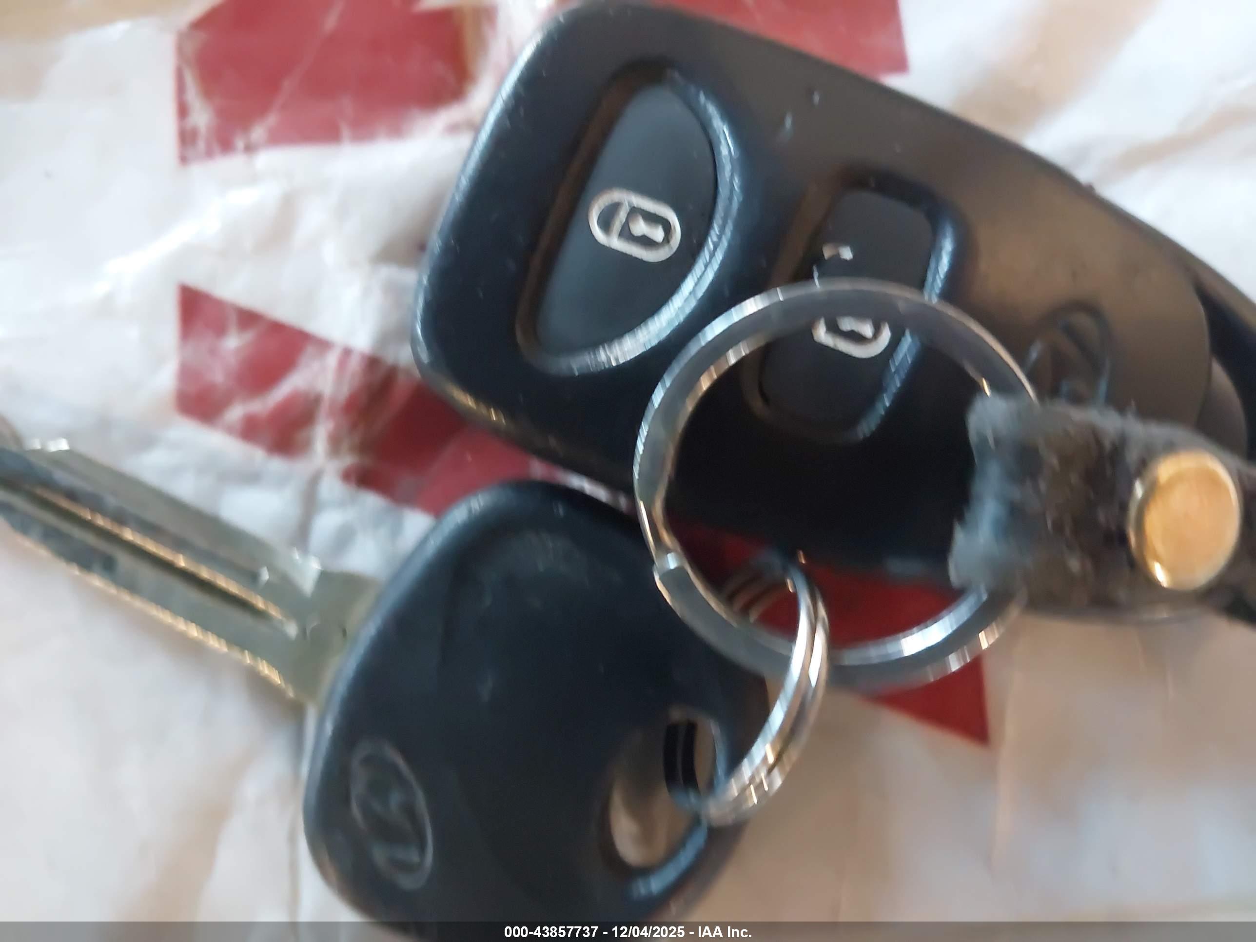 HYUNDAI SANTA image 11