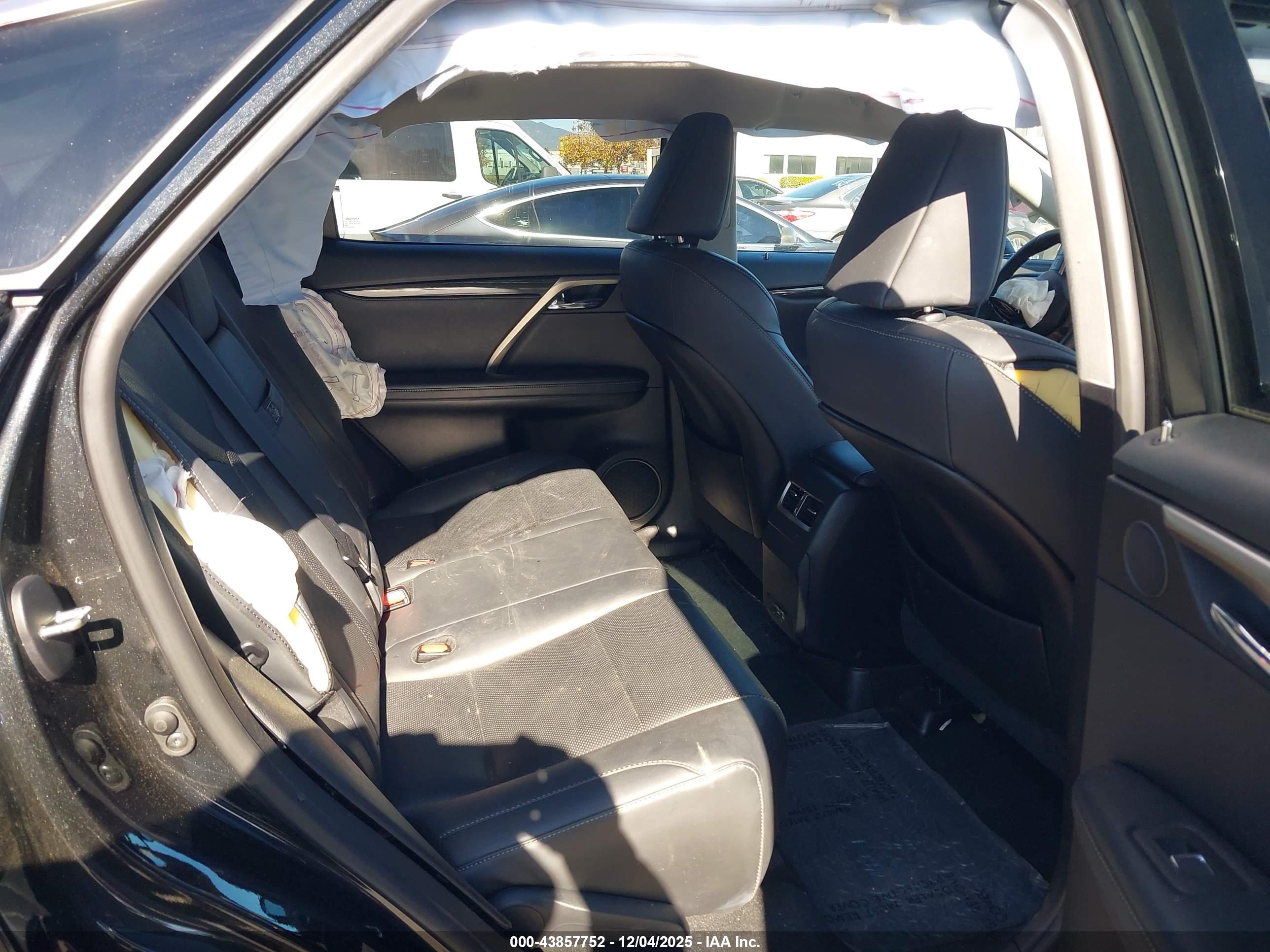 LEXUS RX image 8