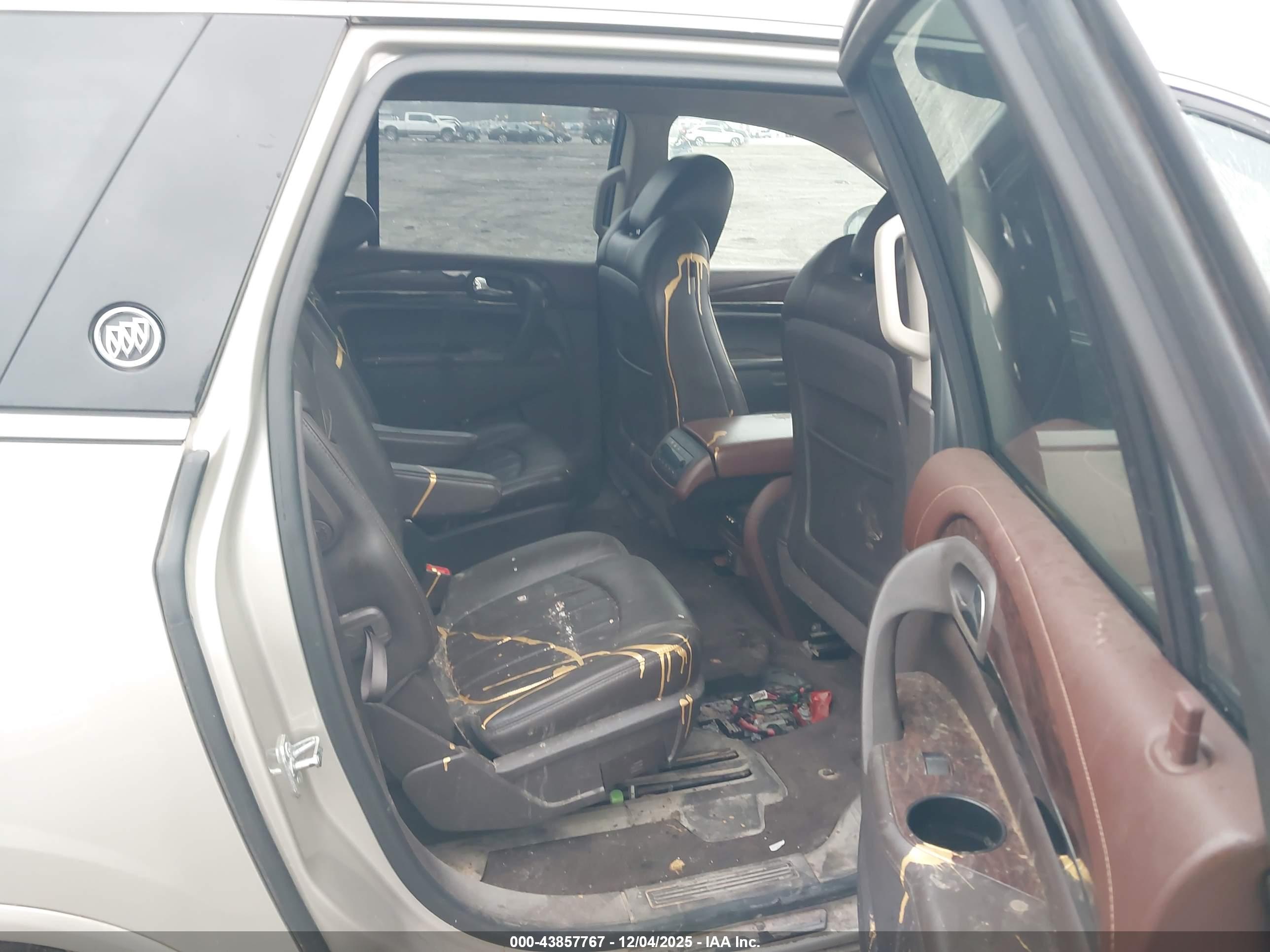 BUICK ENCLAVE image 8