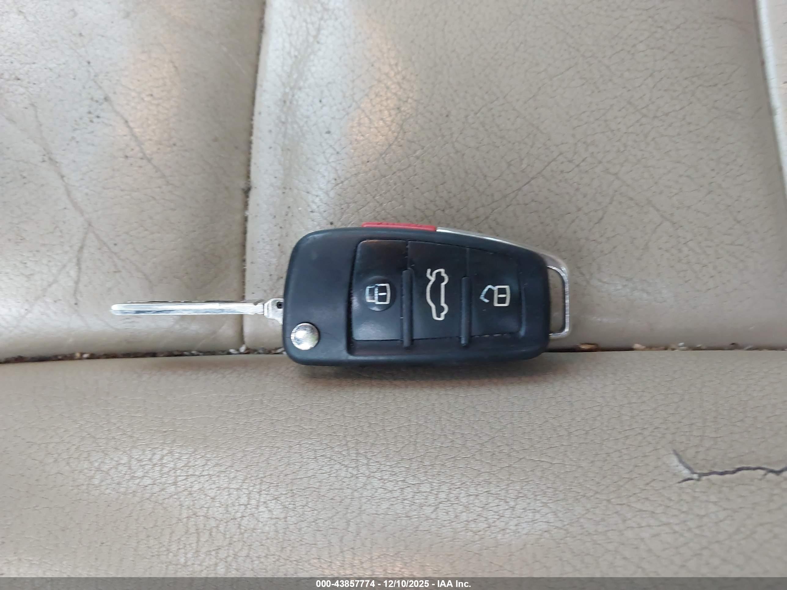 AUDI A4 image 11